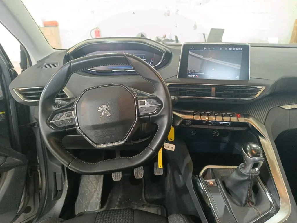 Peugeot 3008 1.5 BlueHDi Active 7