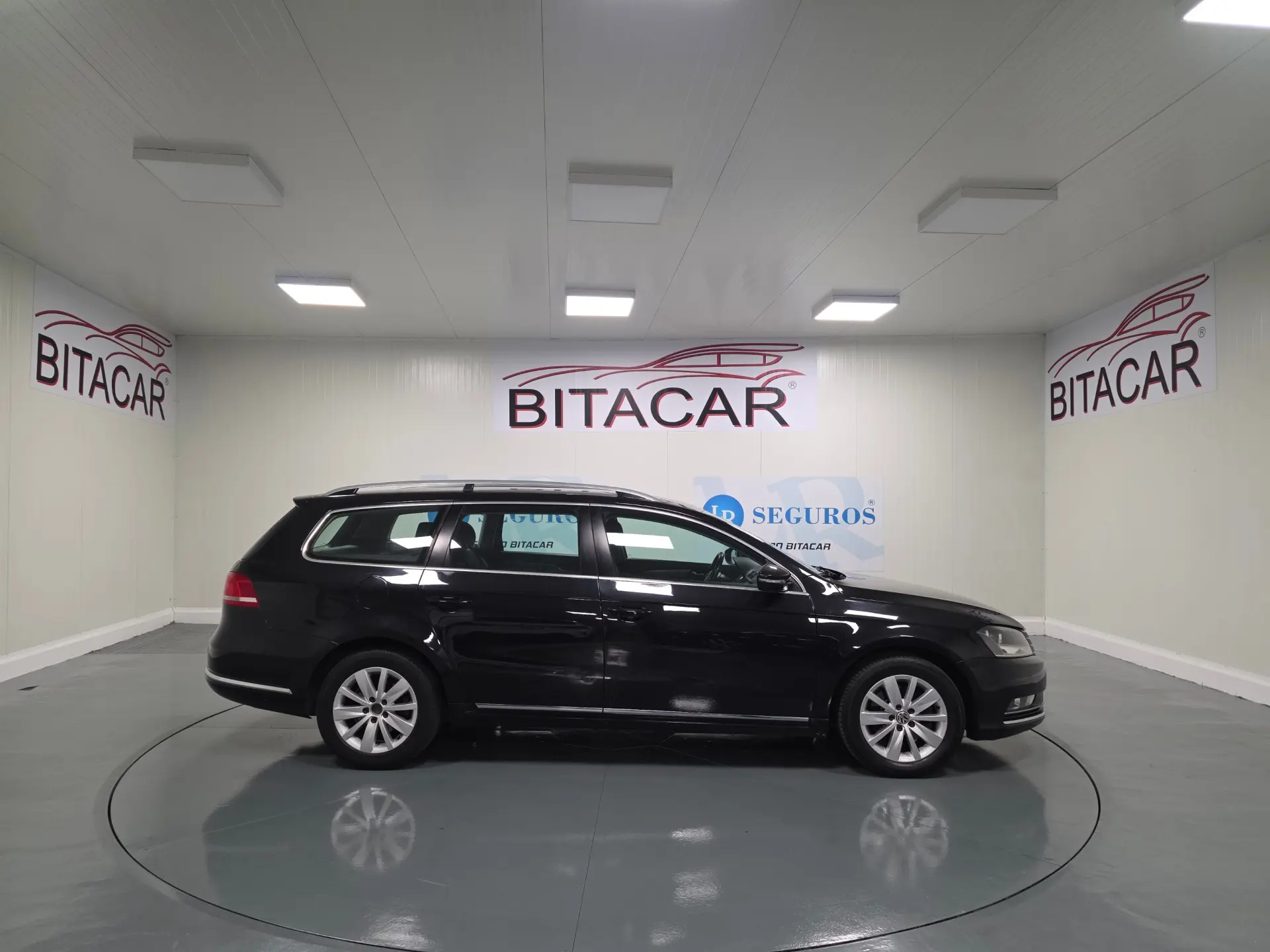 Volkswagen Passat 1.6 TDI Confortline 27