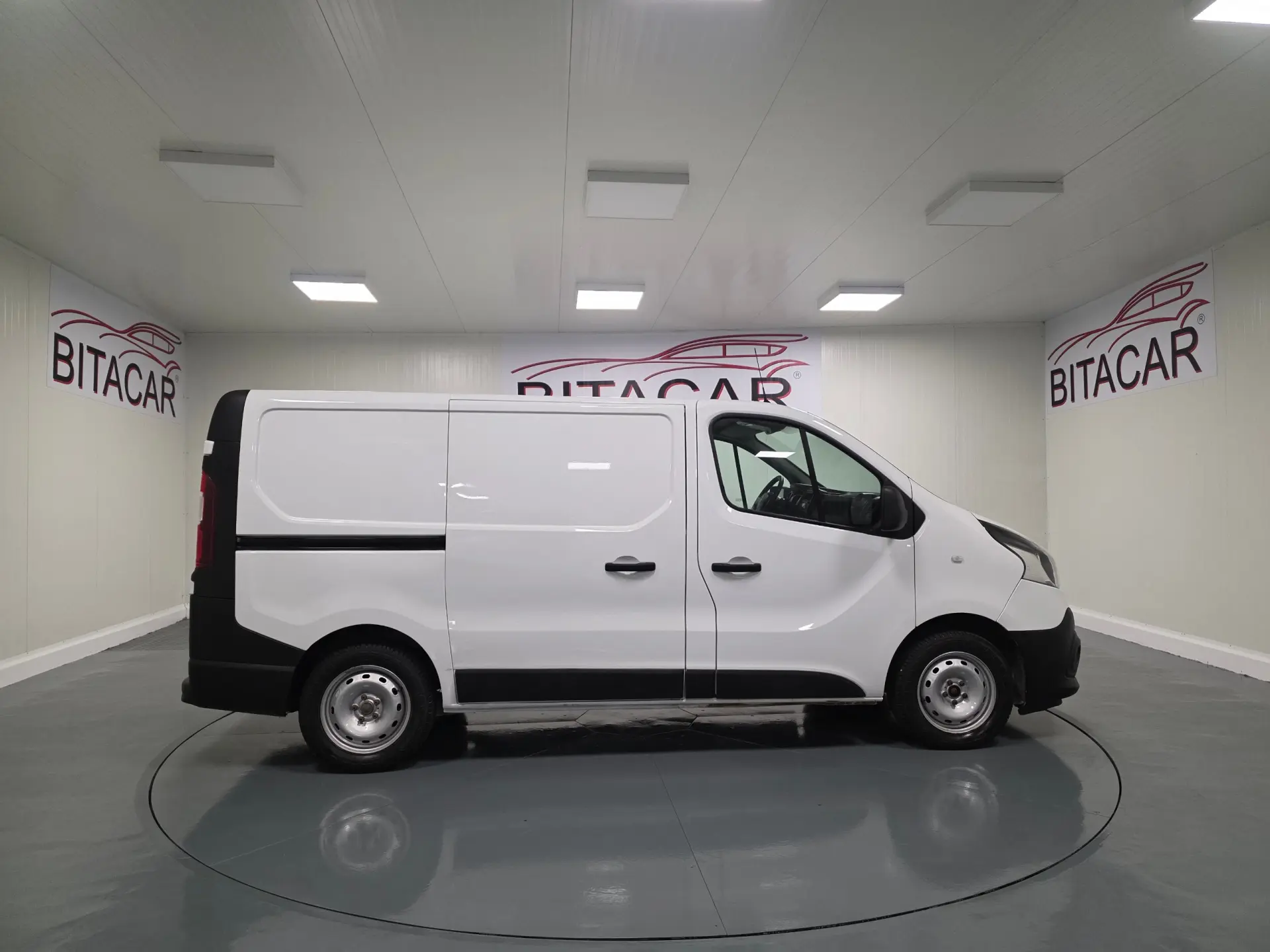 Renault Trafic 2.0 DCI L1H1 120CV IVA DEDUTIVEL 27