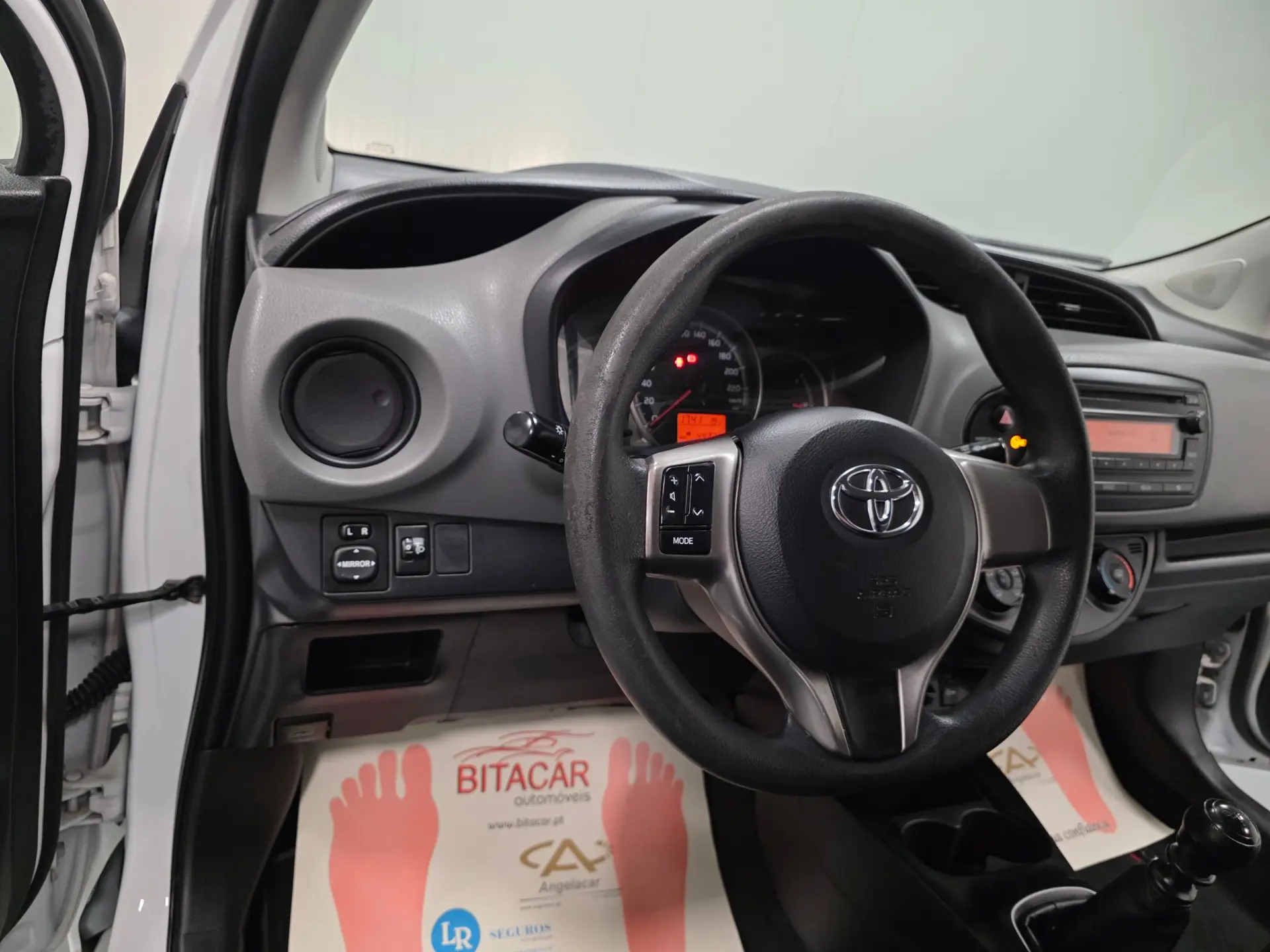 Toyota Yaris BIZZ 1.4 D-4D 90CV IVA DEDUTIVEL 102