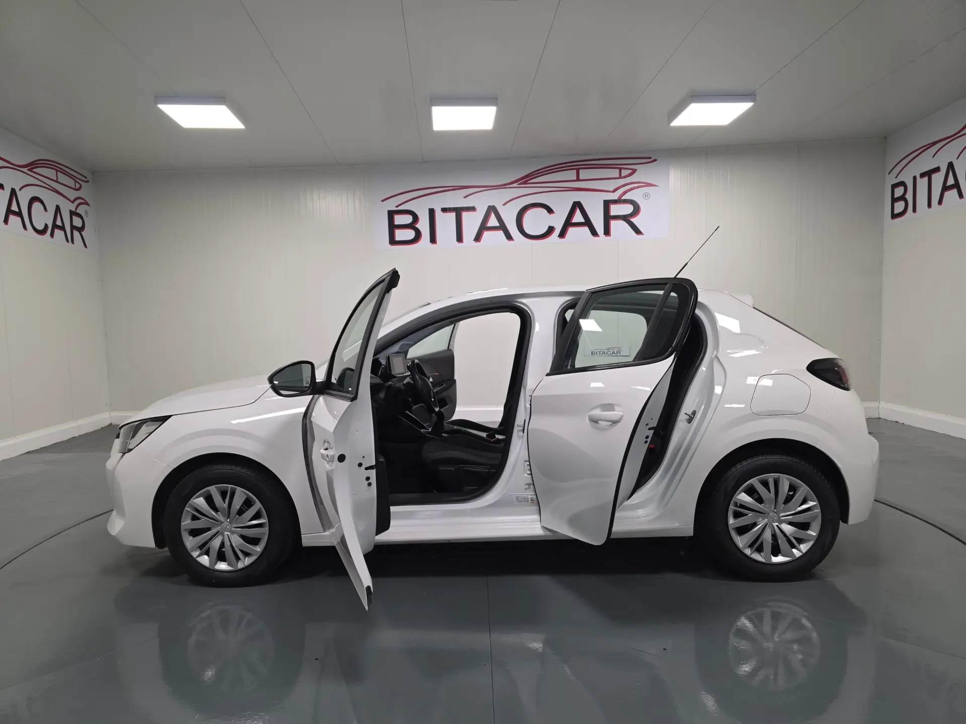 Peugeot 208 1.2 ACTIVE 53