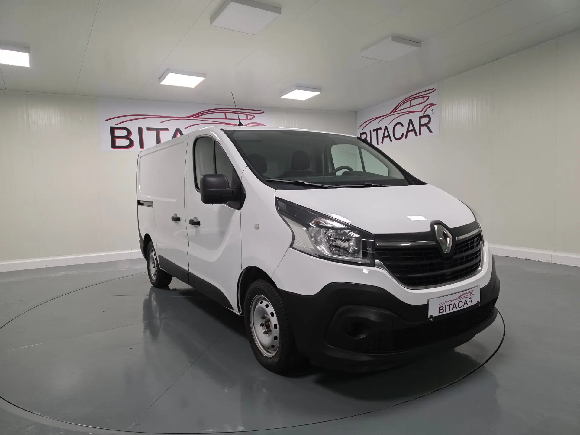 Renault Trafic 2.0 DCI L1H1 120CV IVA DEDUTIVEL 1