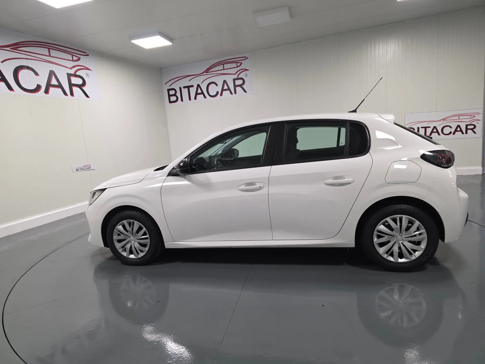 Peugeot 208 1.2 ACTIVE 26