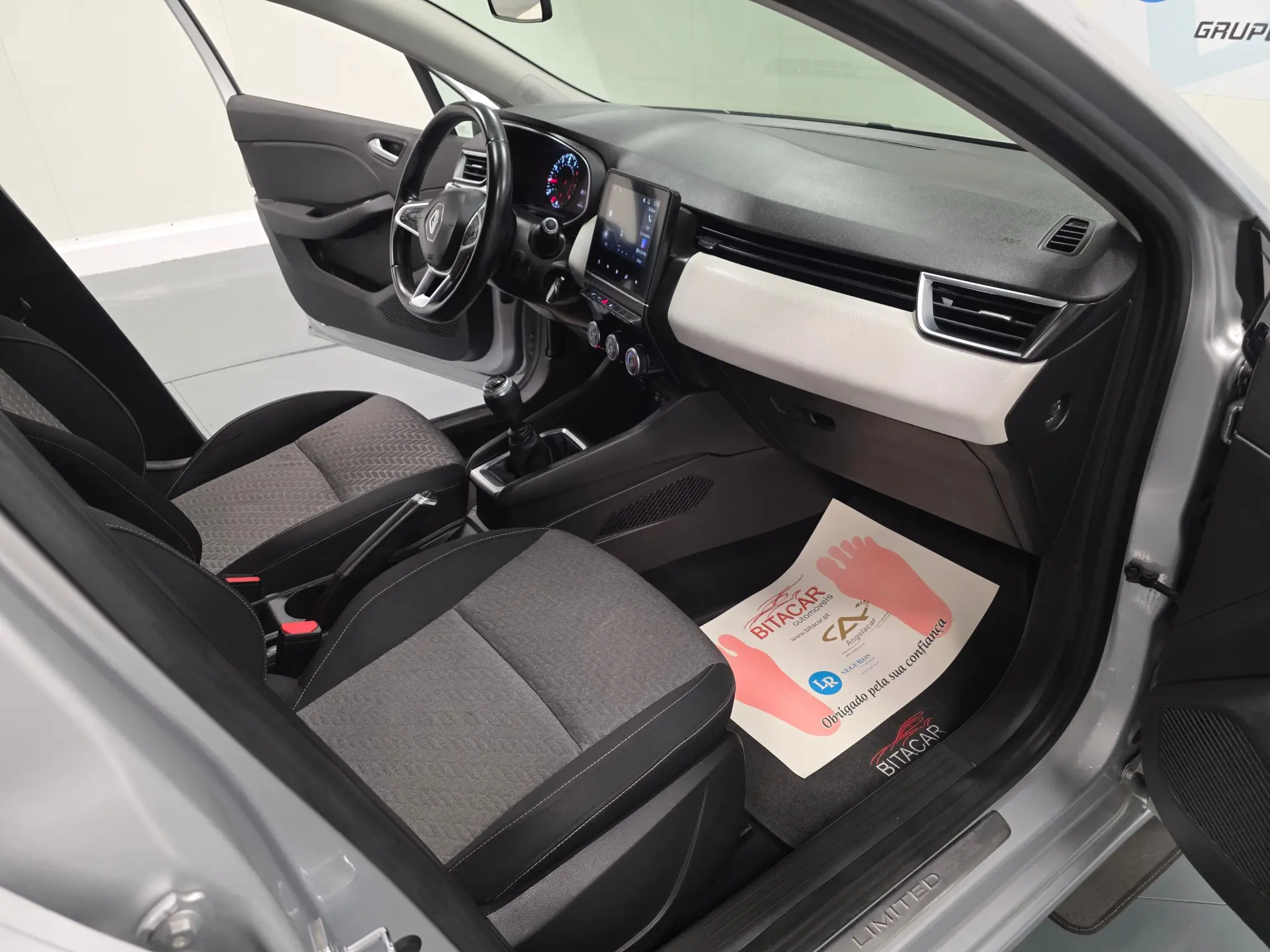 Renault Clio 1.0 TCE LIMITED 82