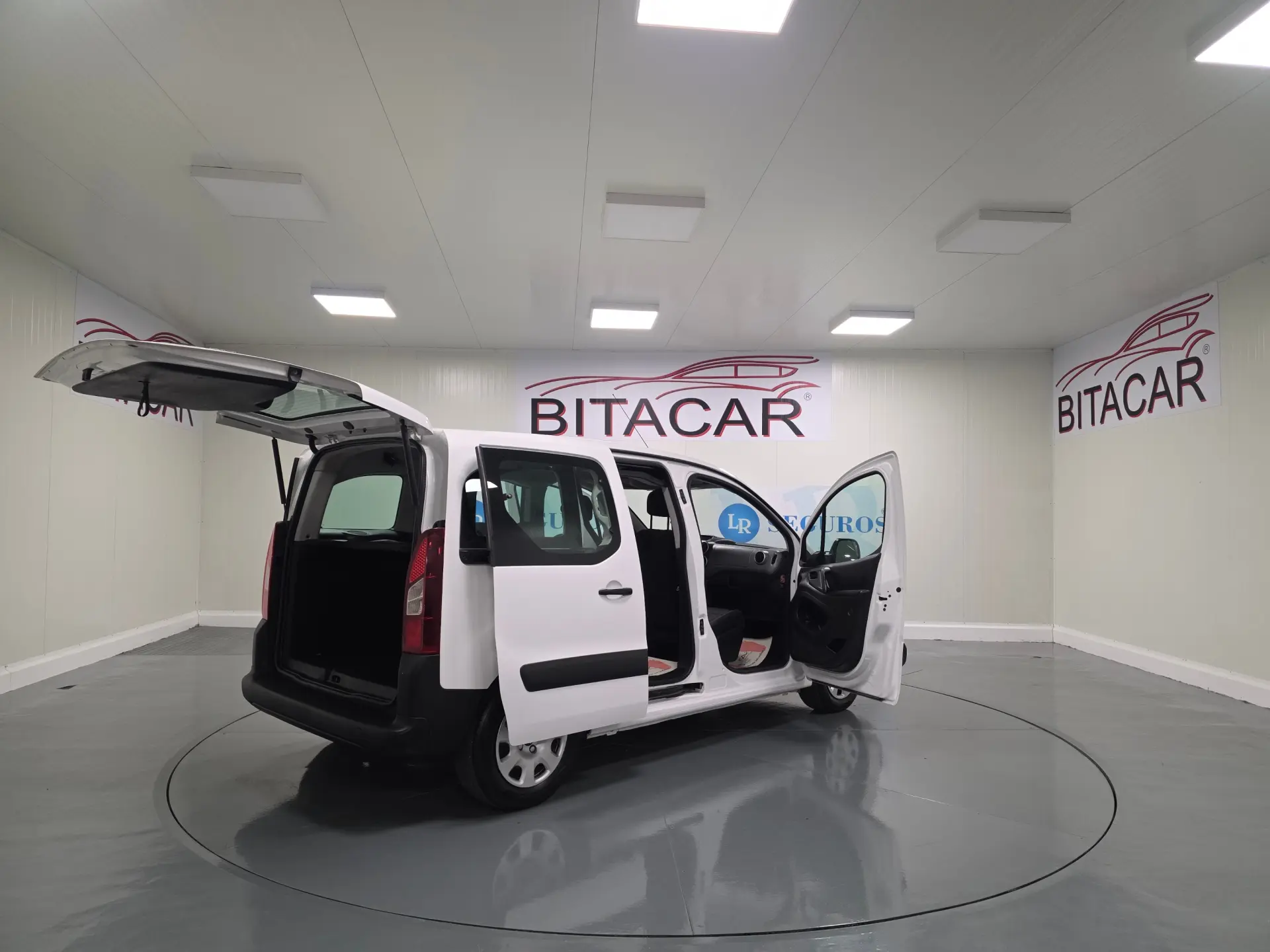 Peugeot Partner TEPEE 1.6 BLUEHDI 5 LUGARES 55