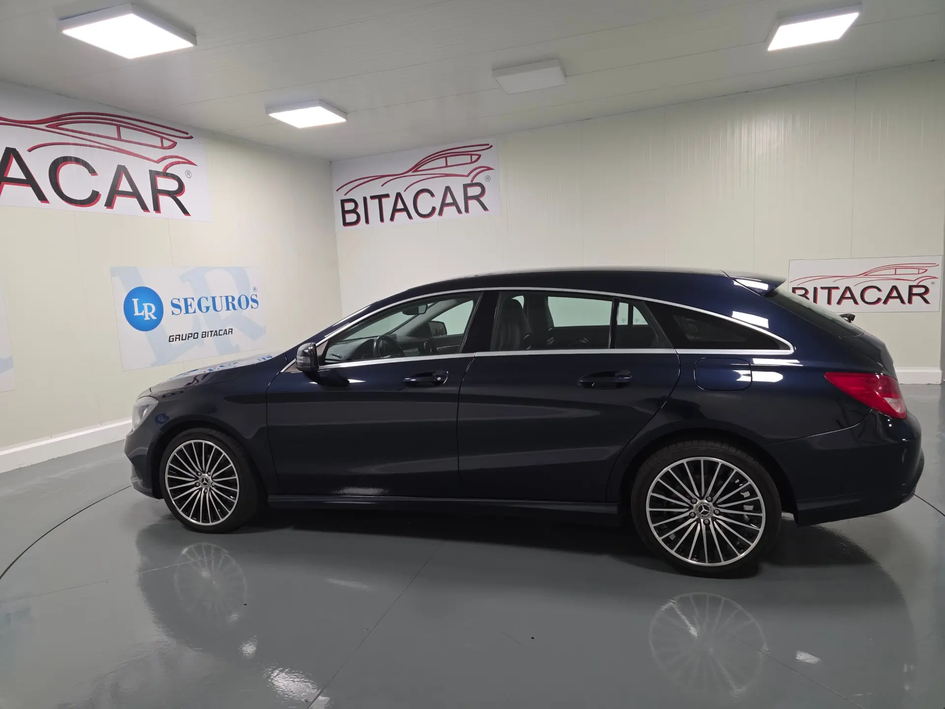 Mercedes-Benz CLA 180 d Shooting Brake Urban 18