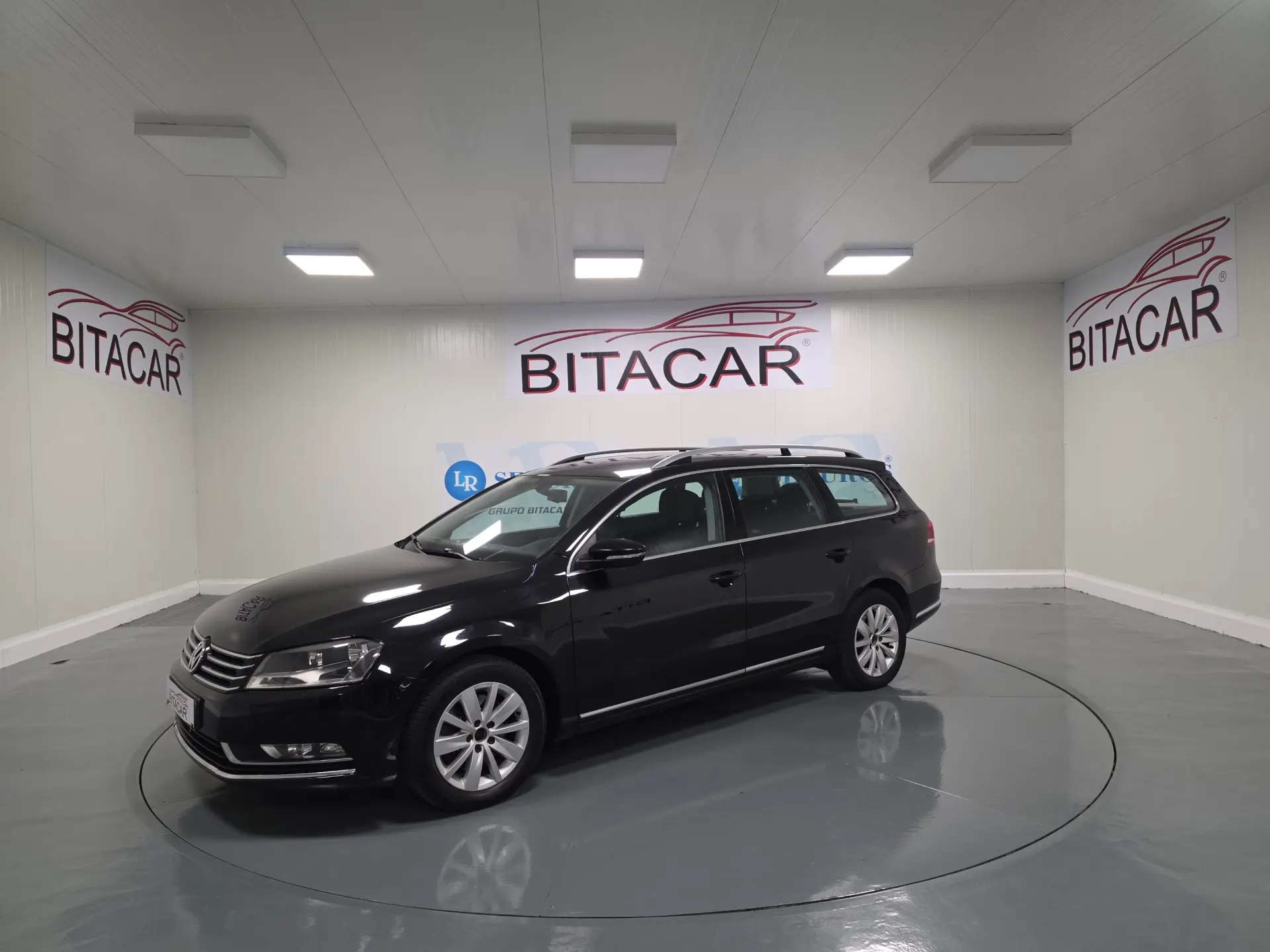 Volkswagen Passat 1.6 TDI Confortline 12
