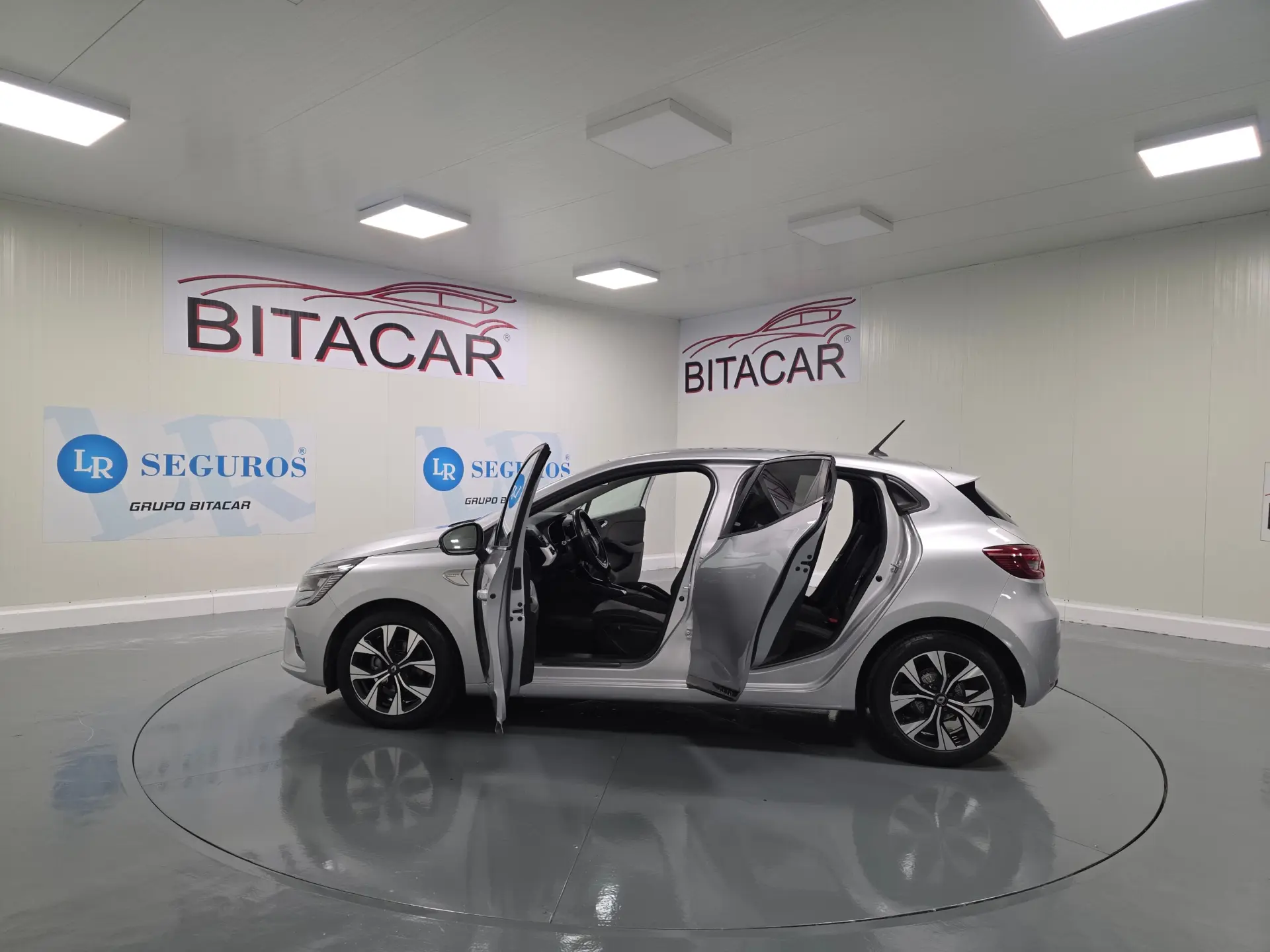Renault Clio 1.0 TCE LIMITED 35