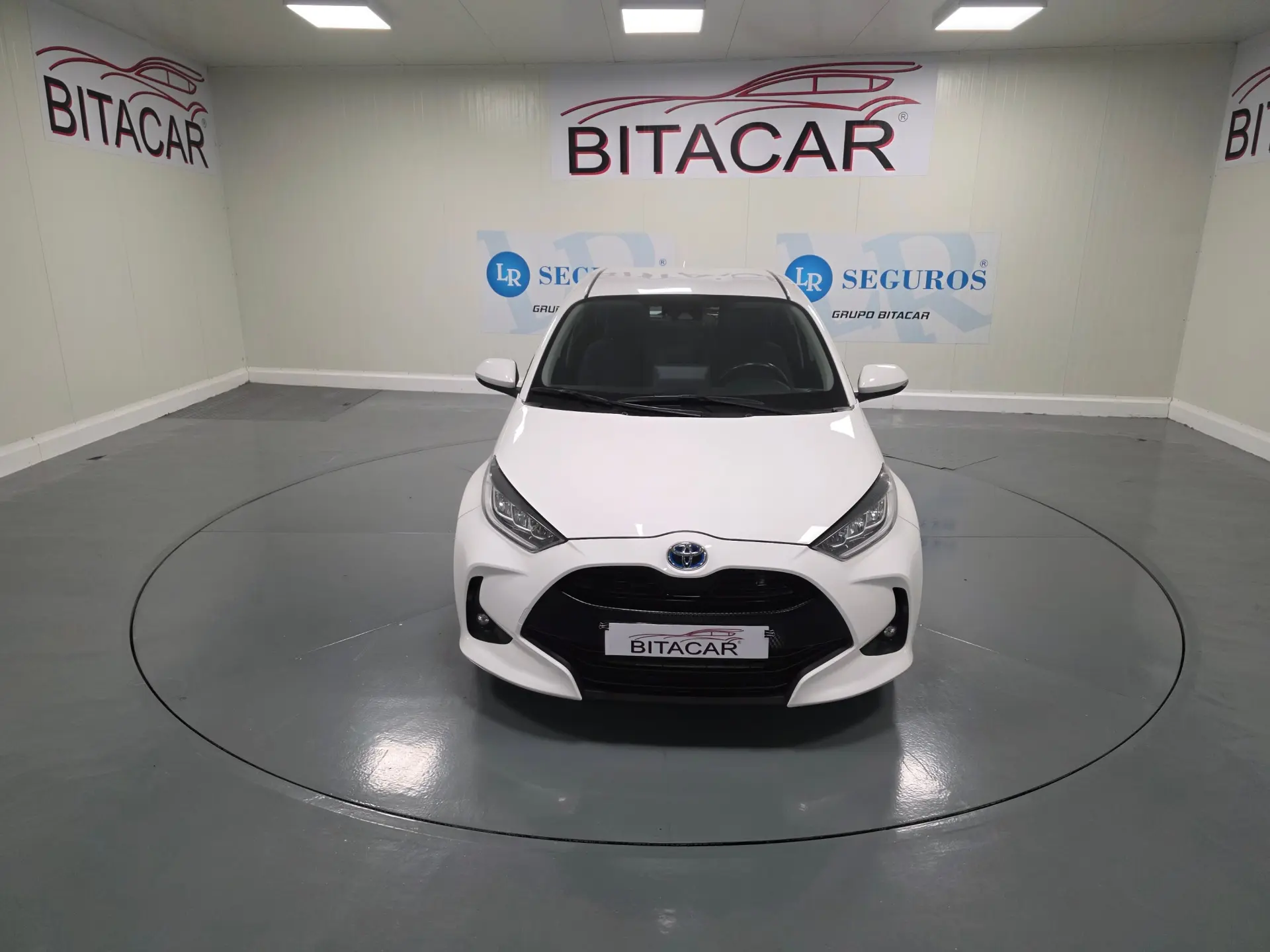 Toyota Yaris 1.5 HDF EXCLUSIVE 8