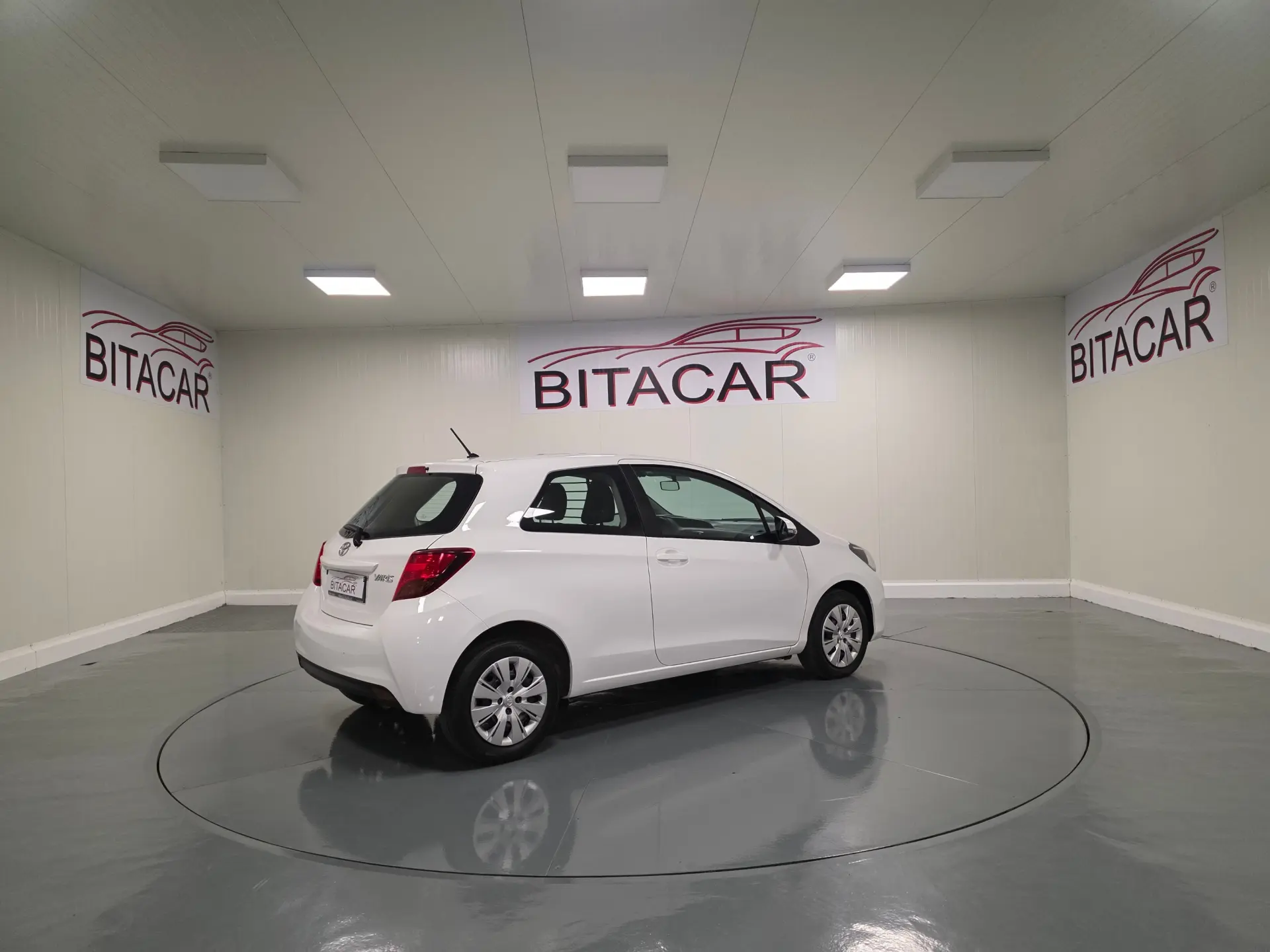 Toyota Yaris BIZZ 1.4 D-4D 90CV IVA DEDUTIVEL 43