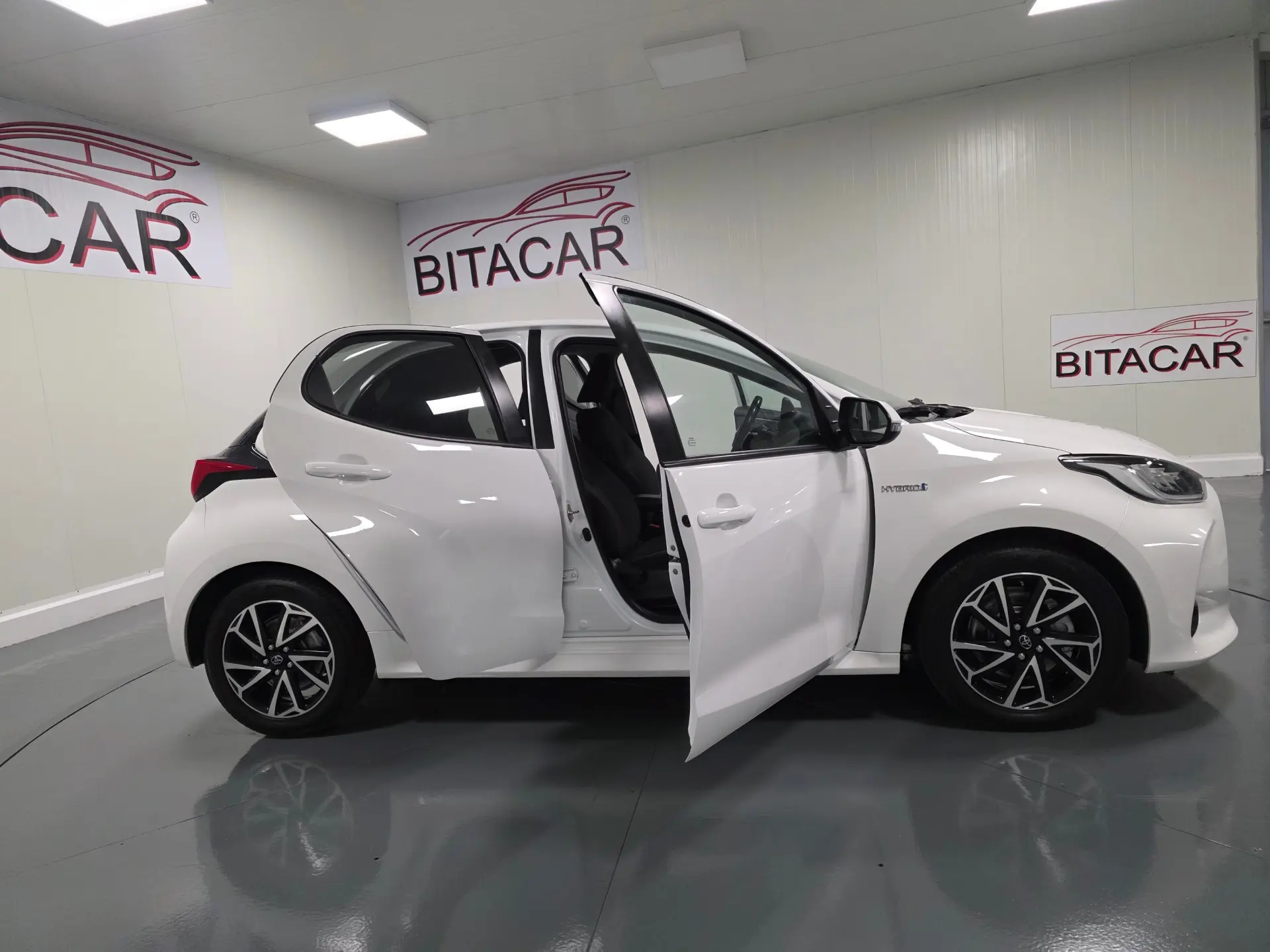 Toyota Yaris 1.5 HDF EXCLUSIVE 38