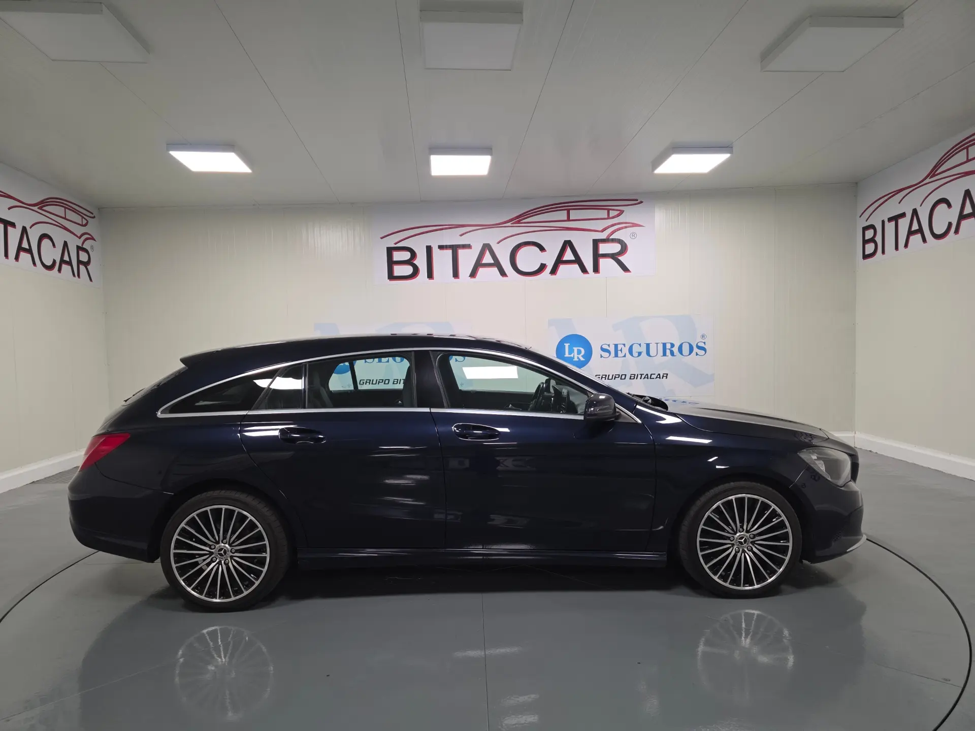 Mercedes-Benz CLA 180 d Shooting Brake Urban 29