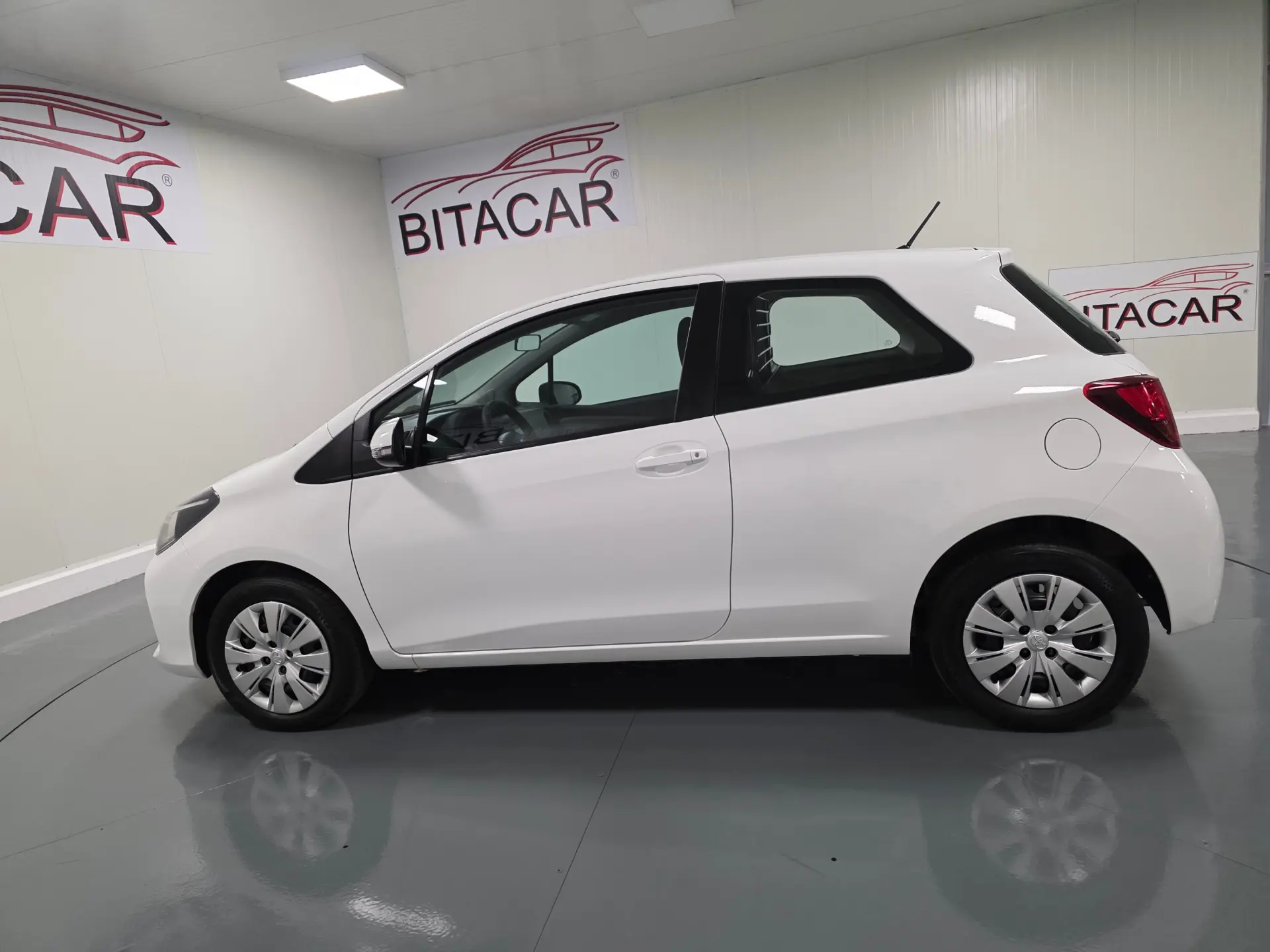 Toyota Yaris BIZZ 1.4 D-4D 90CV IVA DEDUTIVEL 28