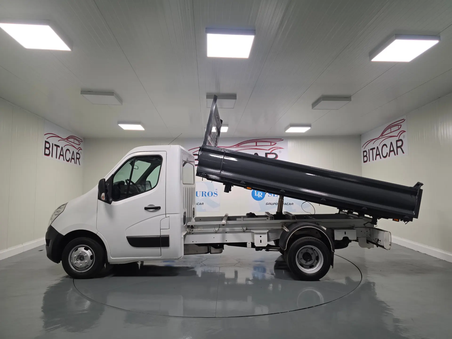 Renault Master 2.3 DCI 130CV BASCULANTE 31