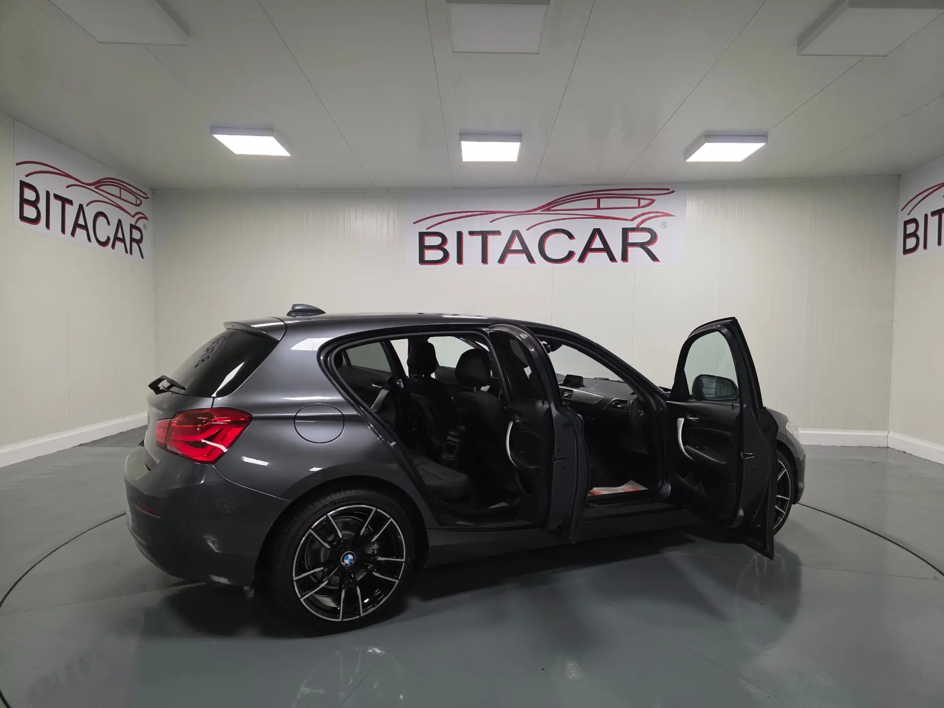 BMW 116 d Advantage 8