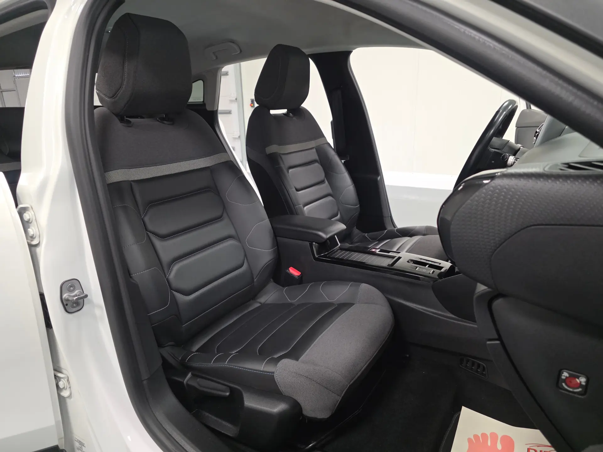 Citroen e-C4 SHINE 85