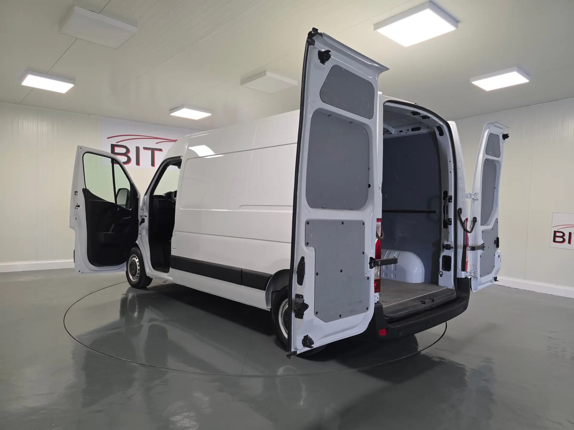 Renault Master L2H2 135CV IVA DEDUTIVEL 63