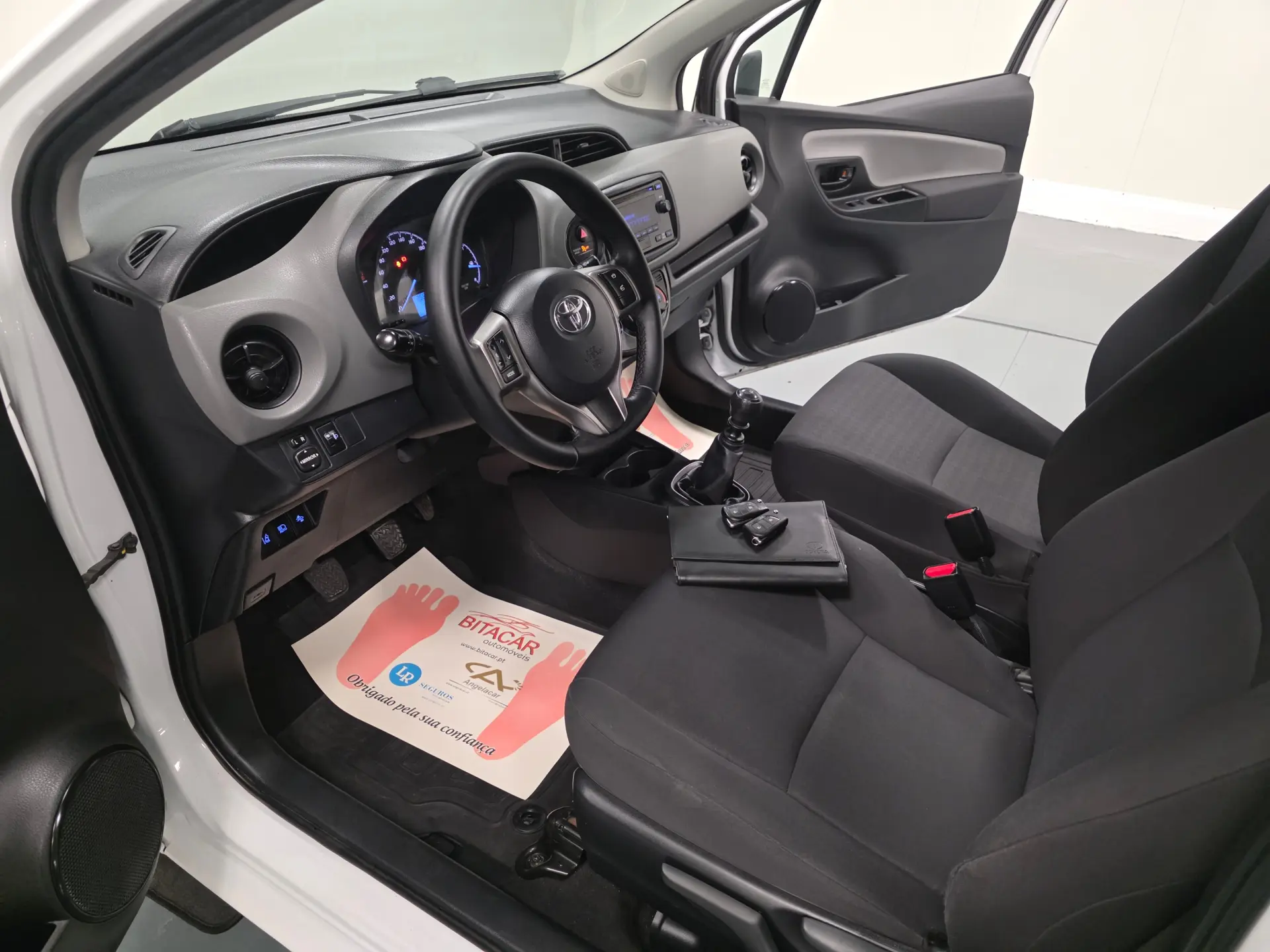 Toyota Yaris BIZZ 1.4 D-4D 90CV IVA DEDUTIVEL 9