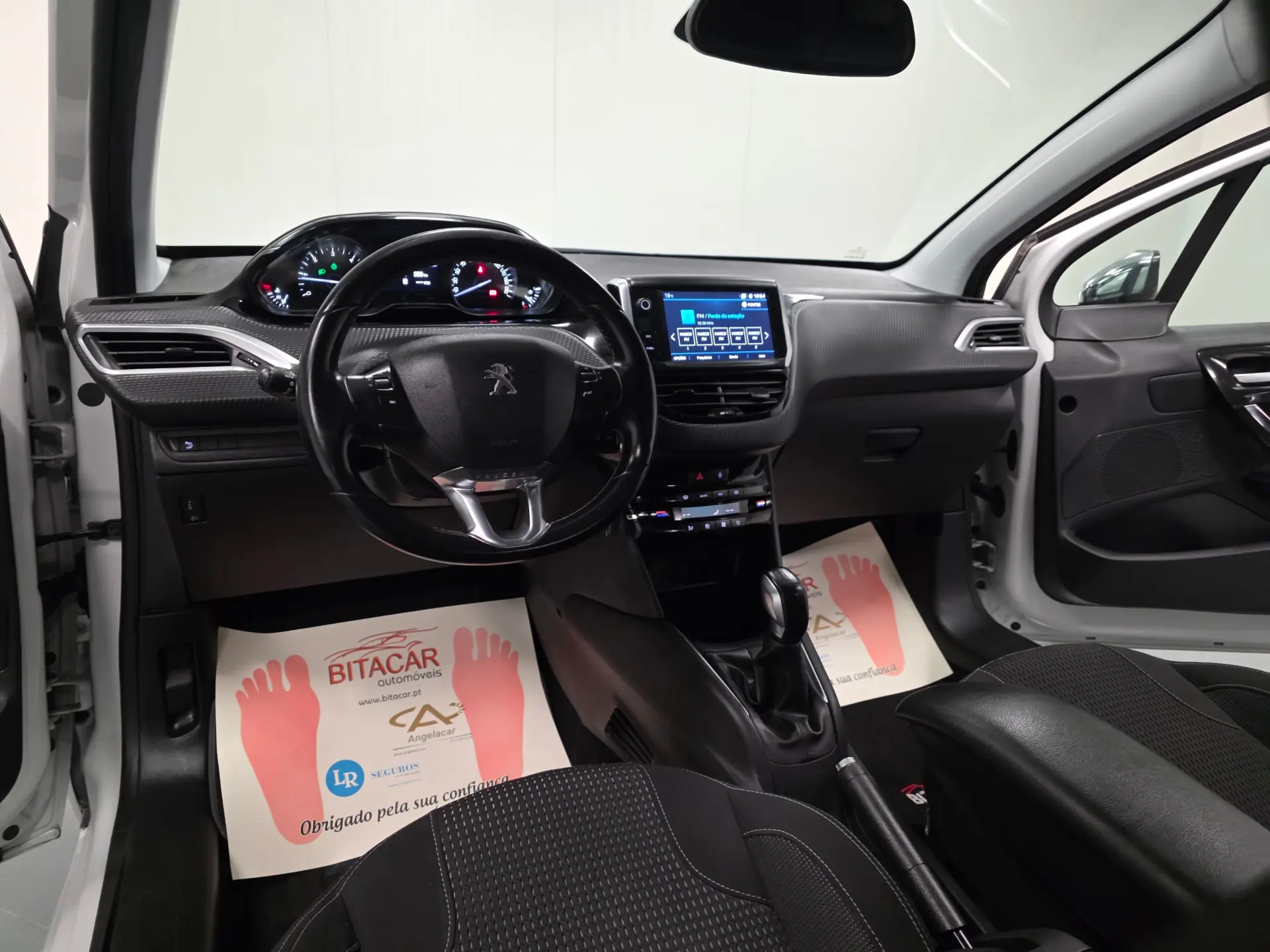 Peugeot 208 1.6 BlueHDi Allure 9