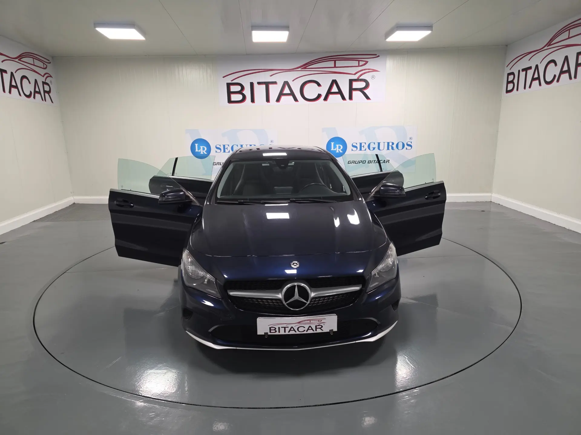 Mercedes-Benz CLA 180 d Shooting Brake Urban 34