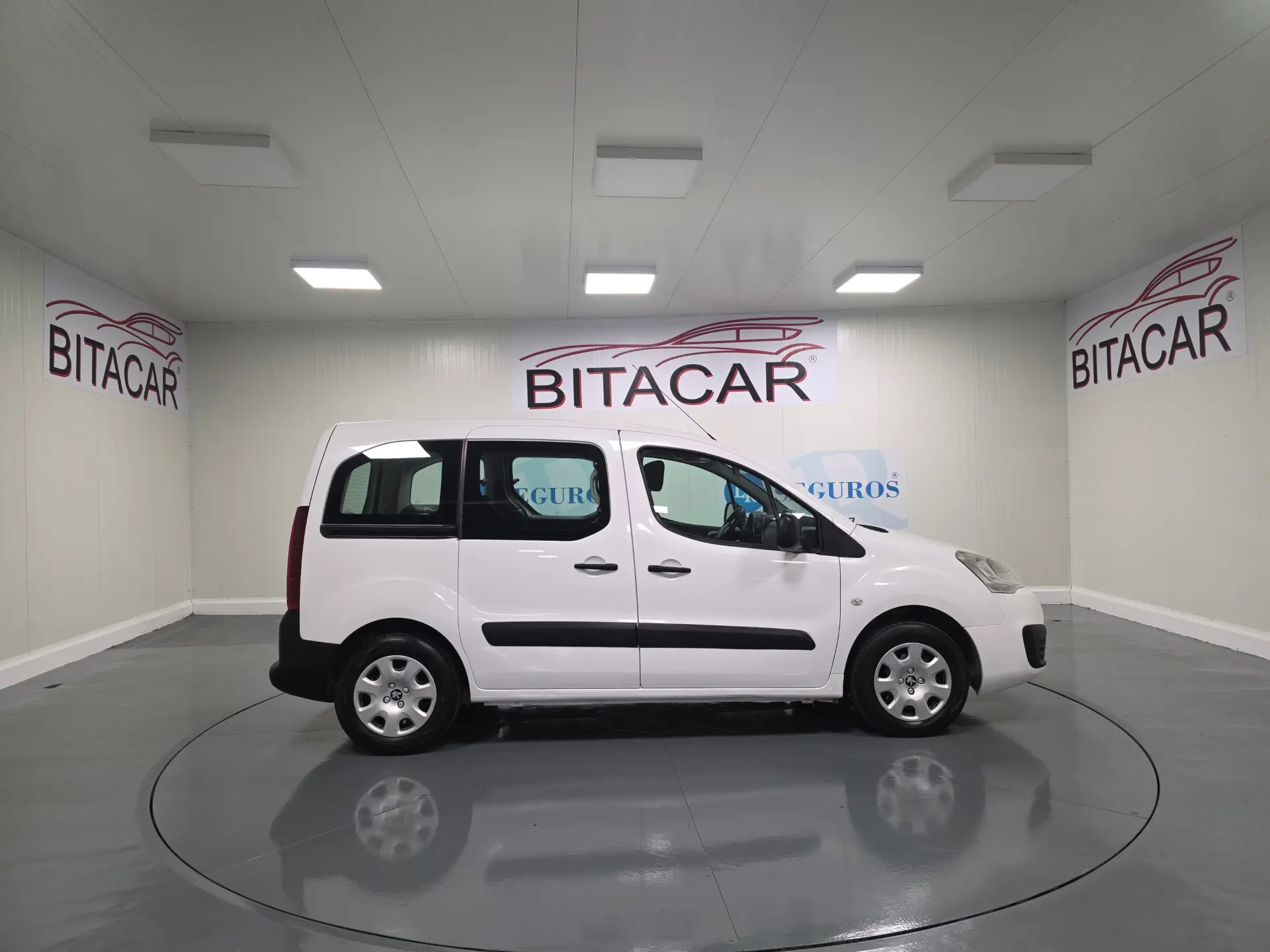 Peugeot Partner TEPEE 1.6 BLUEHDI 5 LUGARES 31