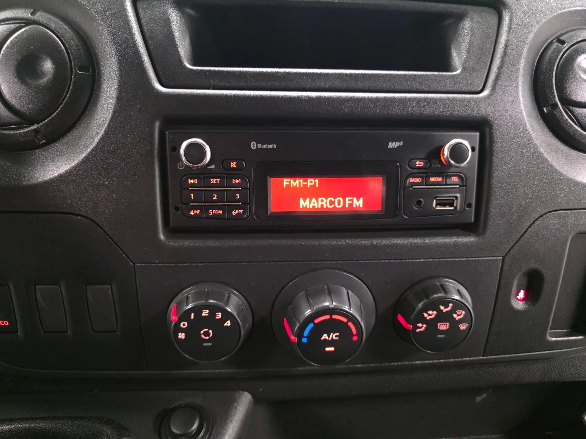 Renault Master 2.3 DCI 130CV BASCULANTE 88