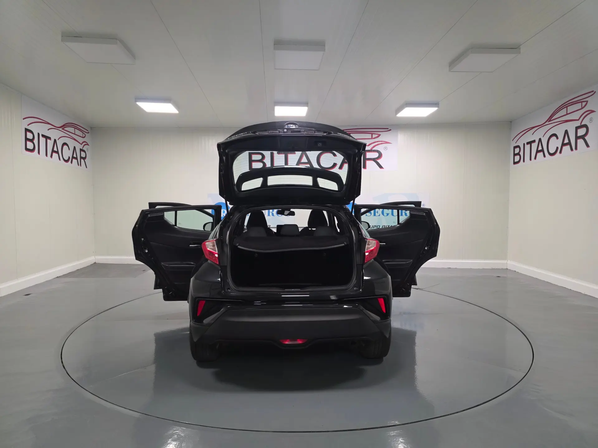 Toyota C-HR 1.8 HSD CONFORT 47