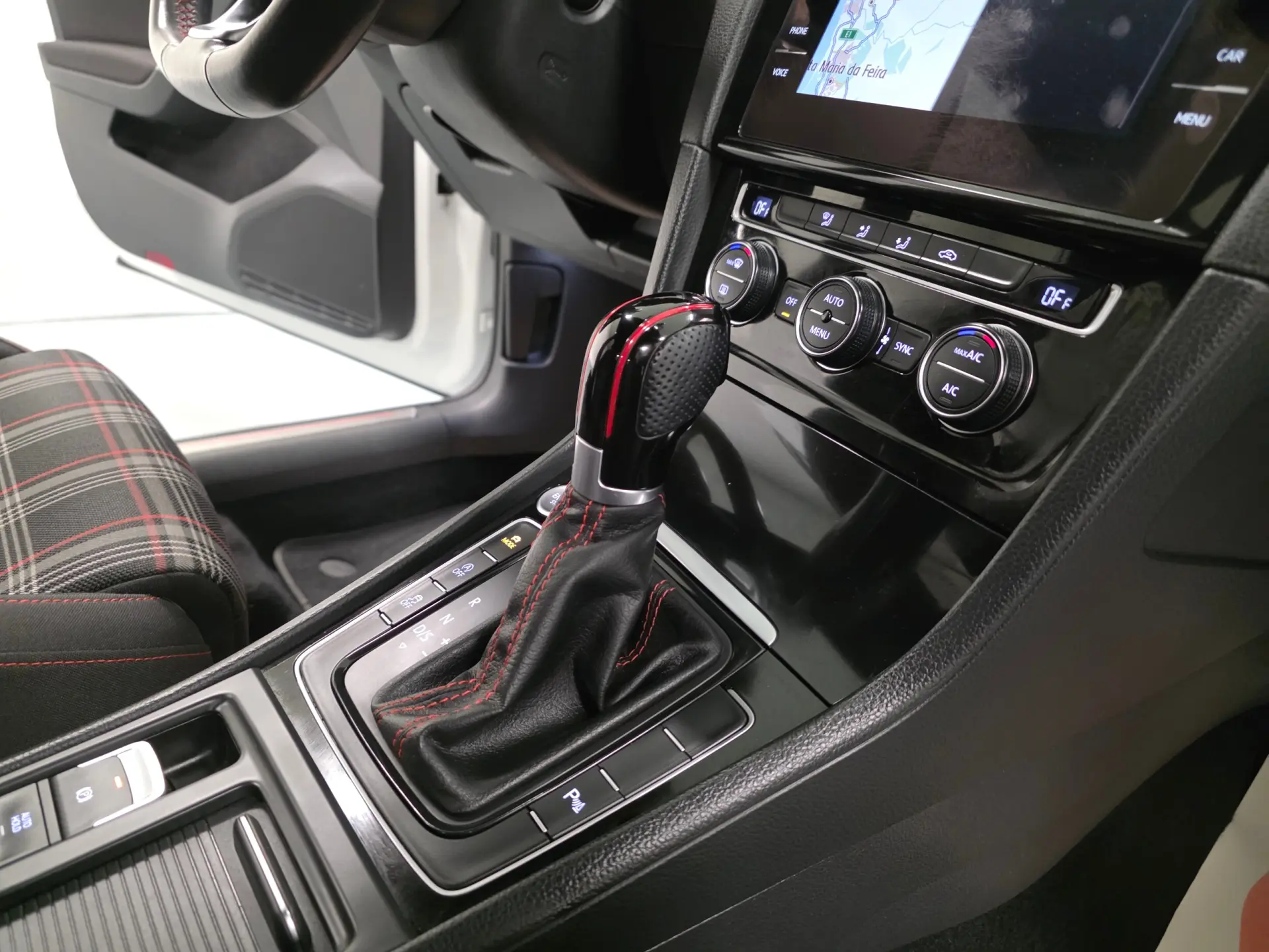 Volkswagen Golf 2.0 TSI GTI DSG Performance 70