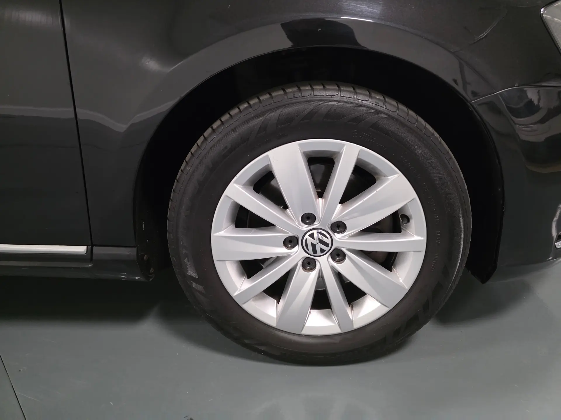 Volkswagen Passat 1.6 TDI Confortline 4