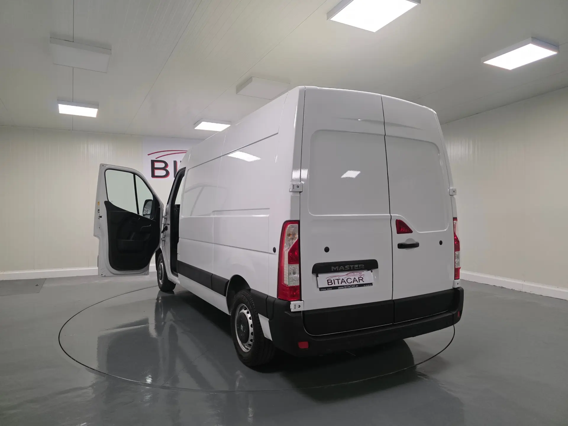 Renault Master L2H2 135CV GPS CAM TRASEIRA IVA DEDUTIVEL 50
