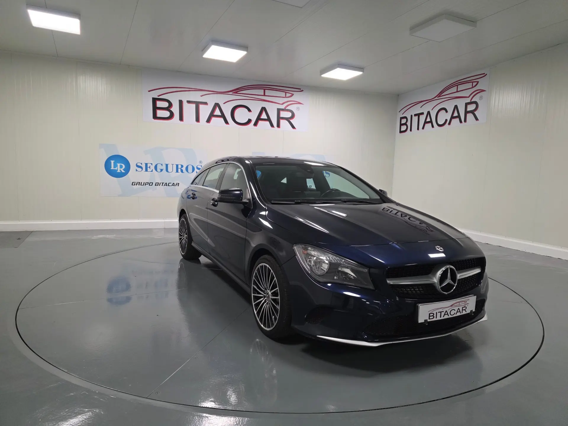 Mercedes-Benz CLA 180 d Shooting Brake Urban 1