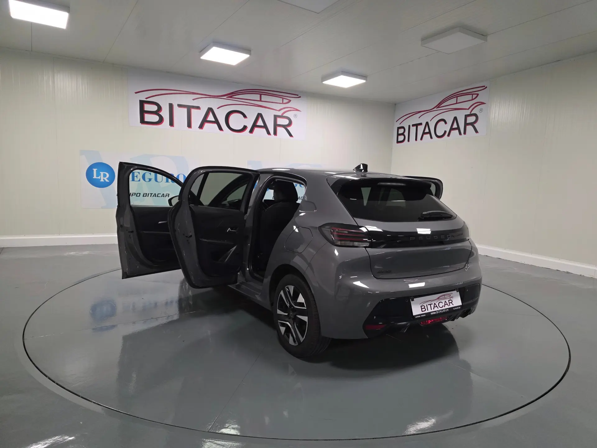 Peugeot 208 ALLURE 46