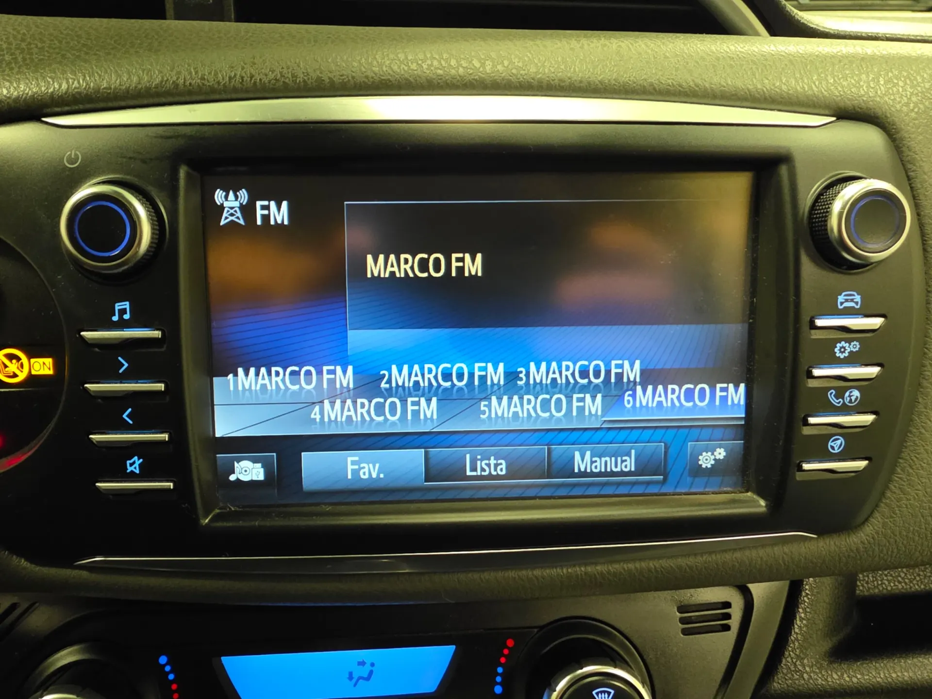 Toyota Yaris 1.5 HSD Comfort+P.Style 23