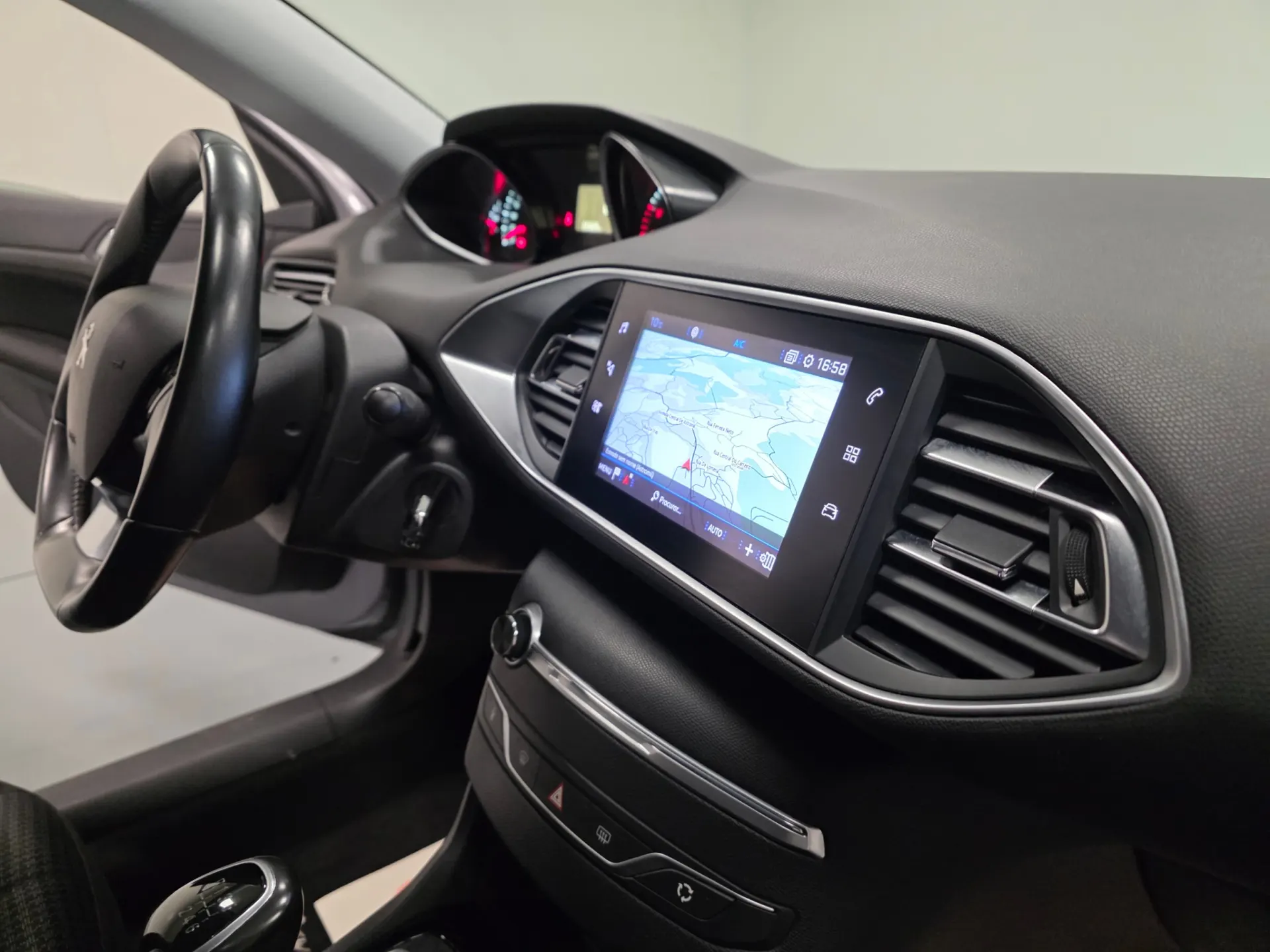 Peugeot 308 SW 1.5 BlueHDi Style 12