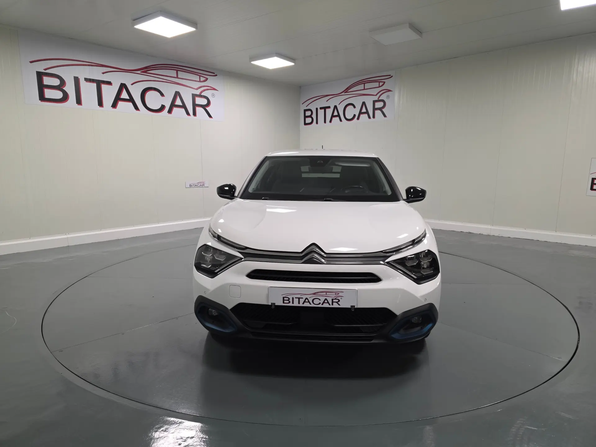 Citroen e-C4 SHINE 15