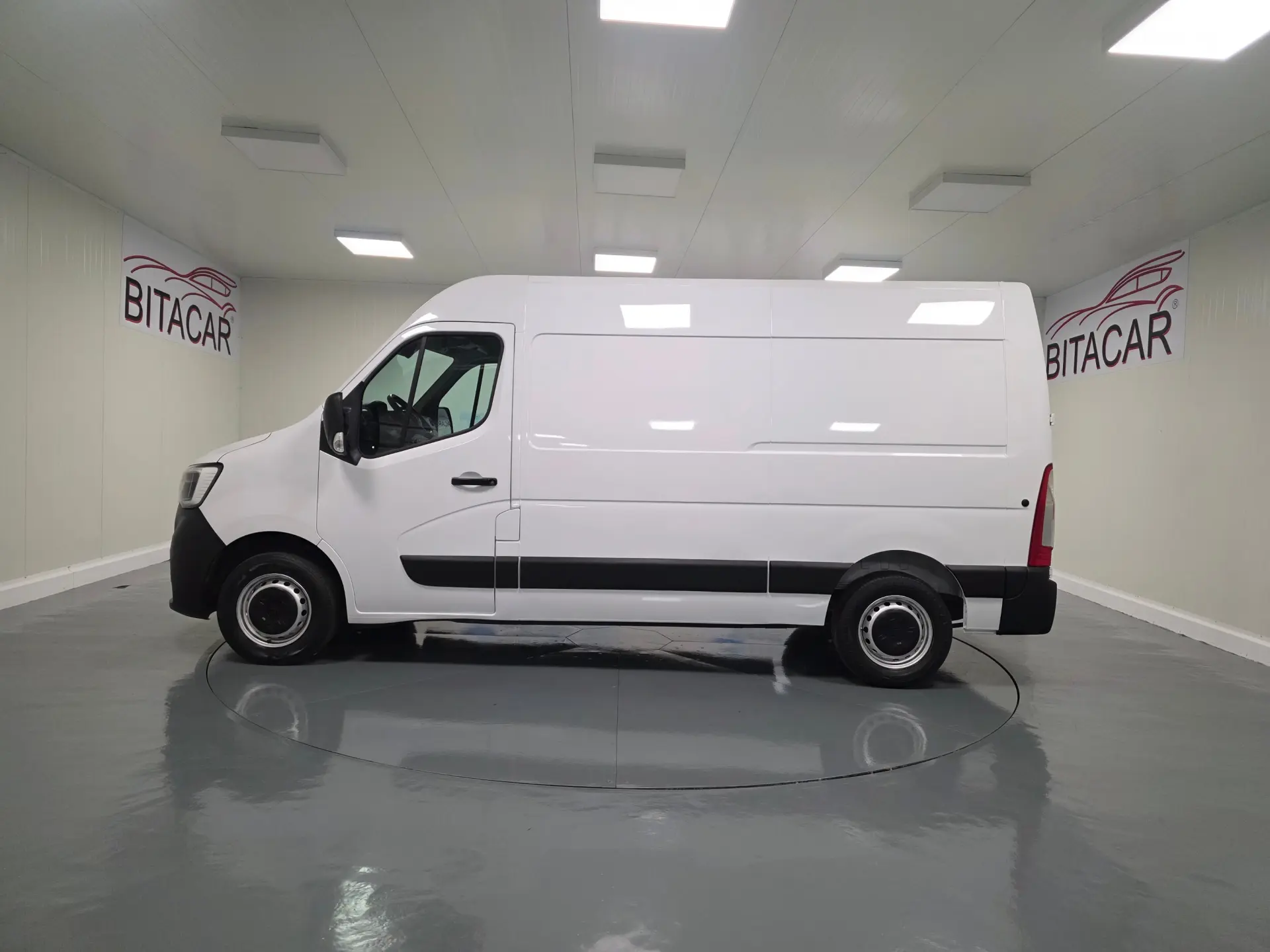 Renault Master L2H2 2.3 DCI 135CV GPS IVA DEDUTIVEL 12