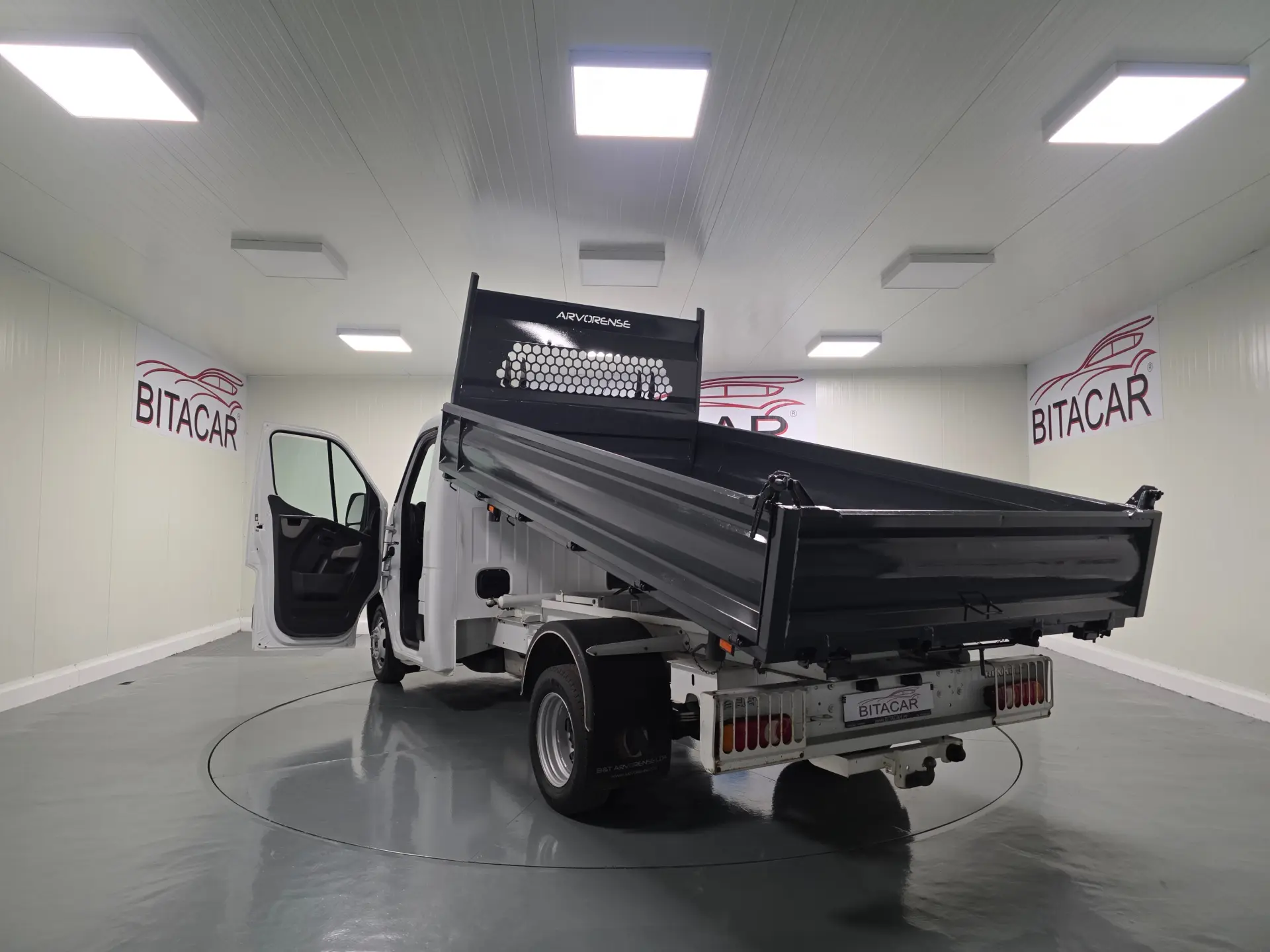 Renault Master 2.3 DCI 130CV BASCULANTE 49