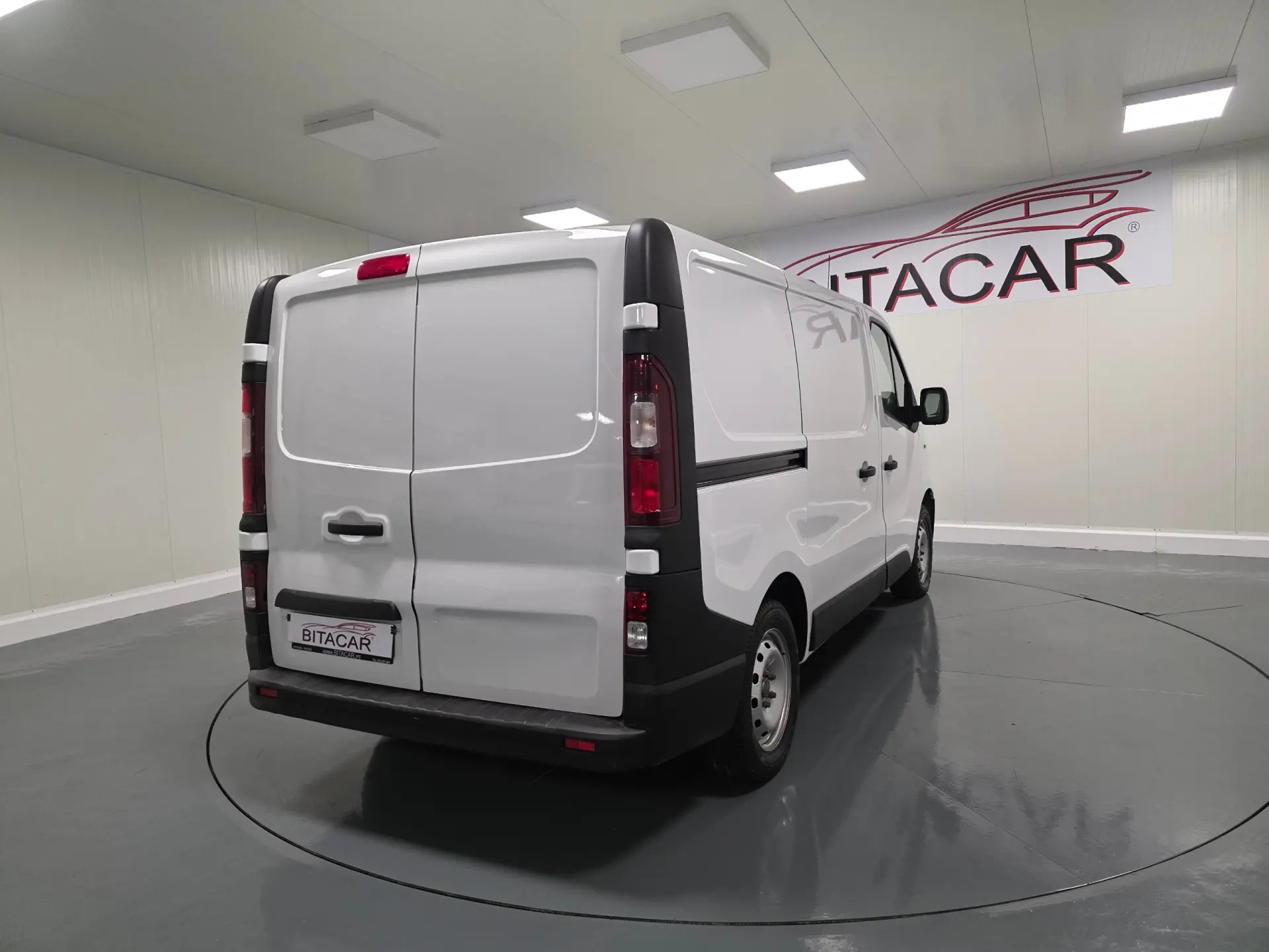 Renault Trafic 2.0 DCI L1H1 120CV IVA DEDUTIVEL 26