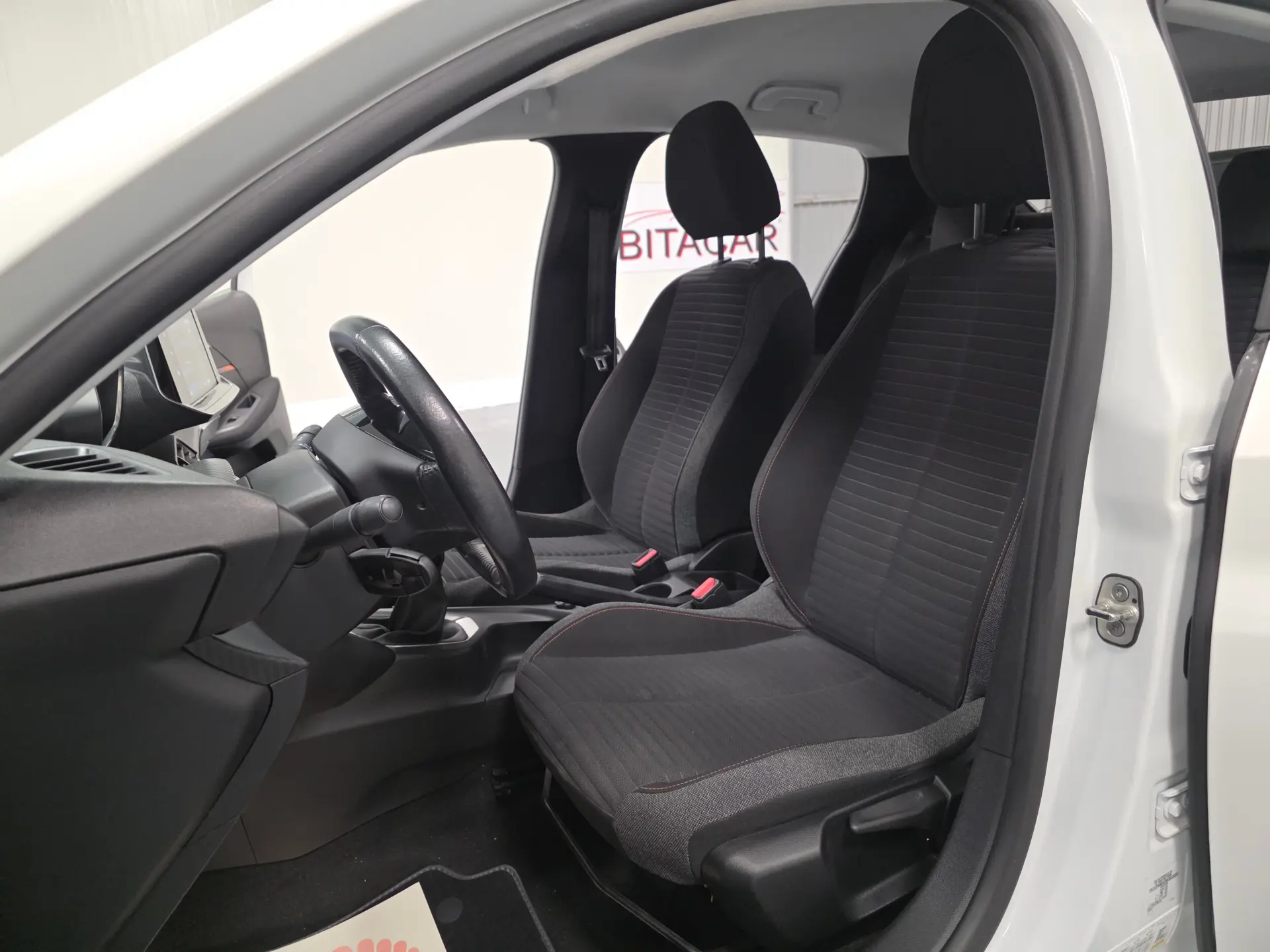 Peugeot 208 1.2 ACTIVE 94
