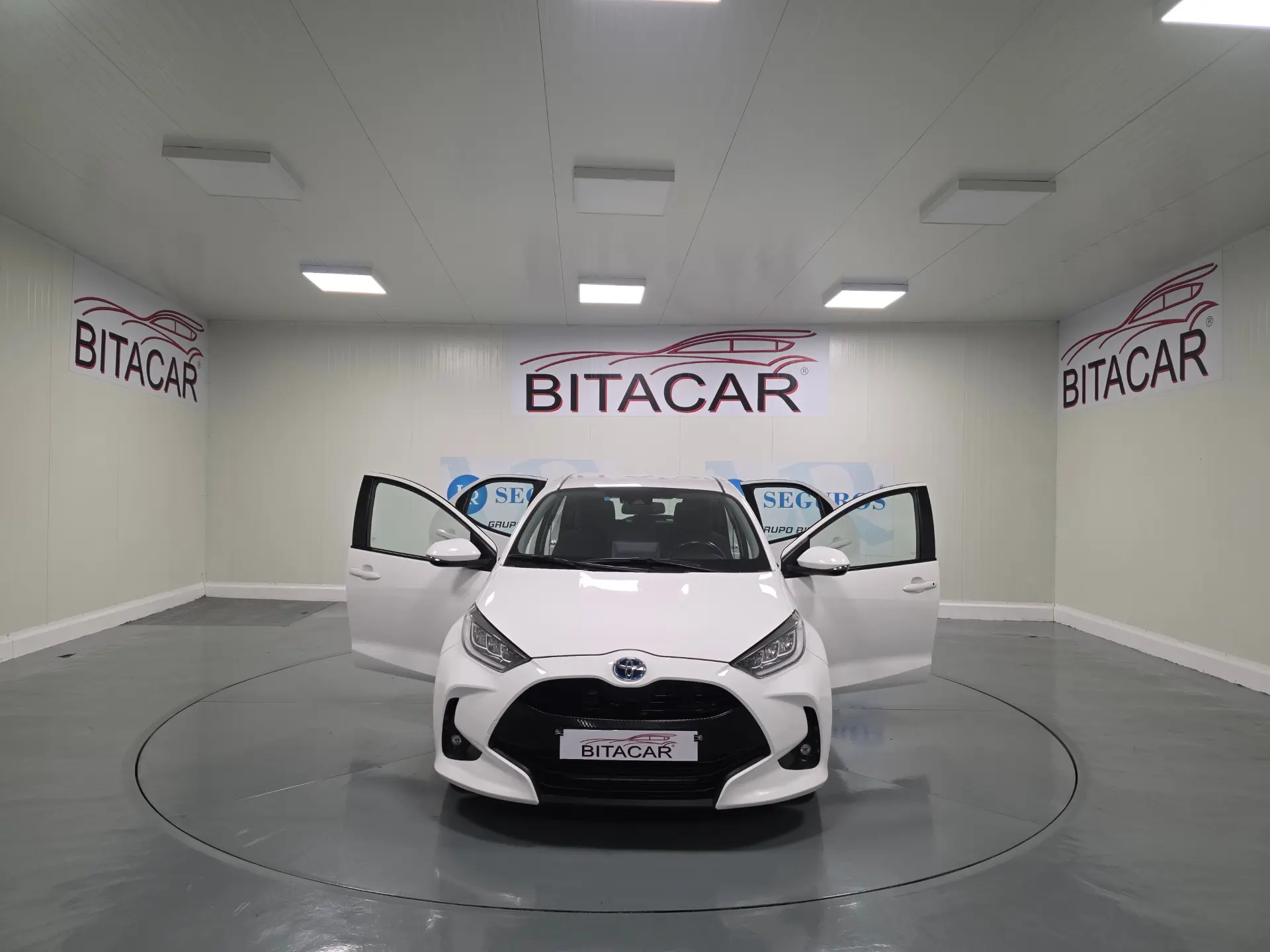 Toyota Yaris 1.5 HDF EXCLUSIVE 41