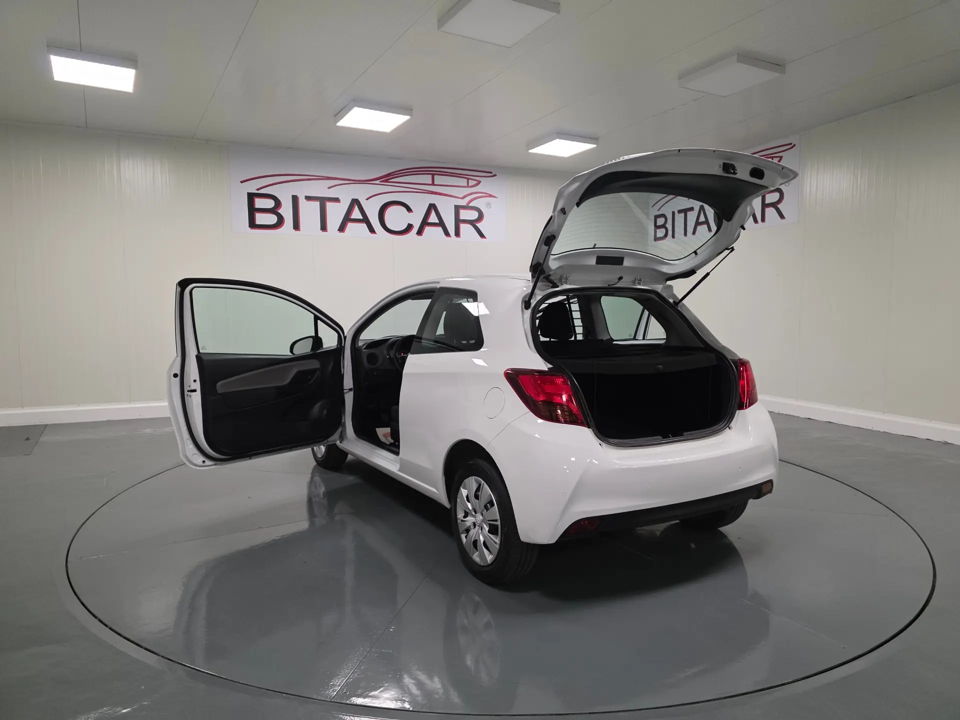 Toyota Yaris BIZZ 1.4 D-4D 90CV IVA DEDUTIVEL 69