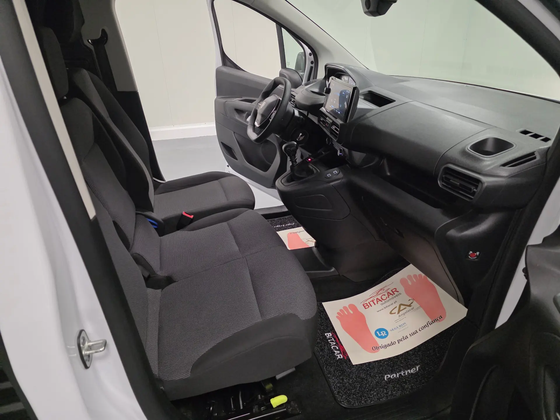 Peugeot Partner 1.5 BLUEHDI 100CV LONGA CAMARA TRASEIRA 82