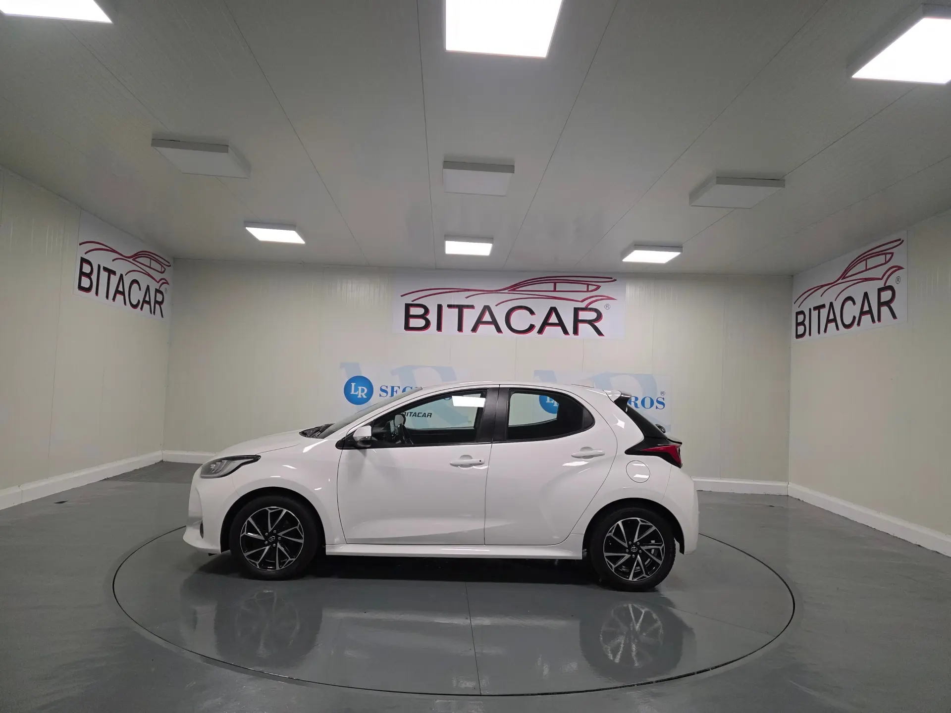 Toyota Yaris 1.5 HDF EXCLUSIVE 15