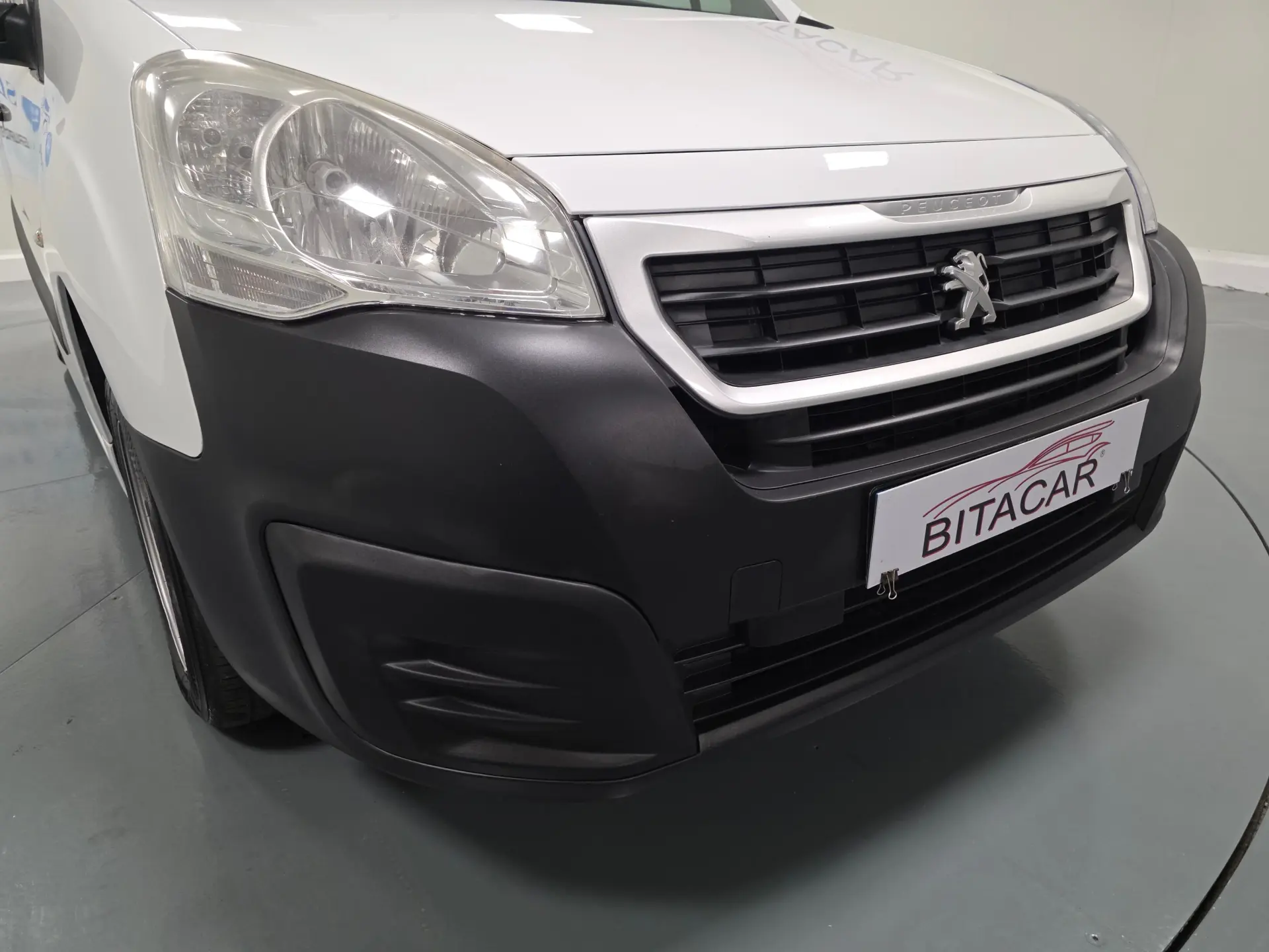 Peugeot Partner 1.6 HDI L1 PACK CD CLIM 6