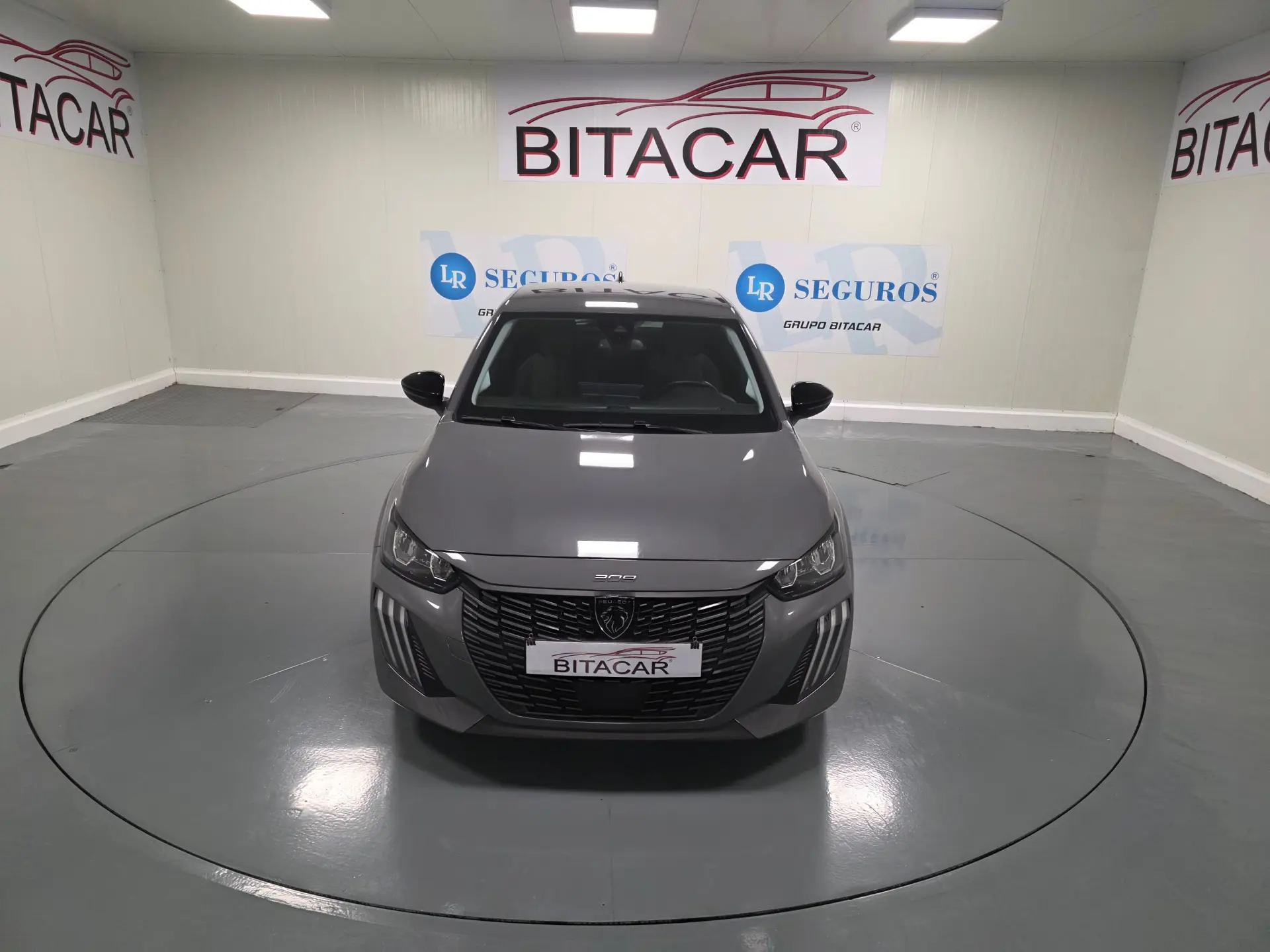 Peugeot 208 ALLURE 8