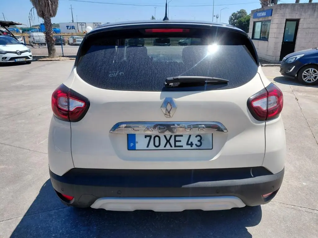 Renault Captur 1.5 DCI EXCLUSIVE 6