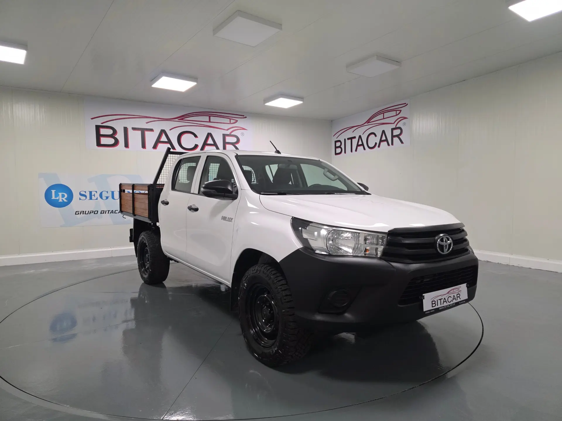 Toyota Hilux 2.4 D-4D 4WD CD CH 2