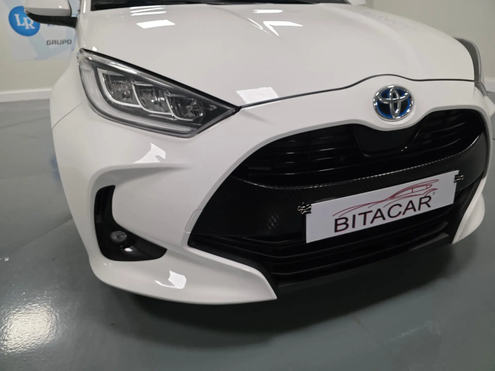 Toyota Yaris 1.5 HDF EXCLUSIVE 6