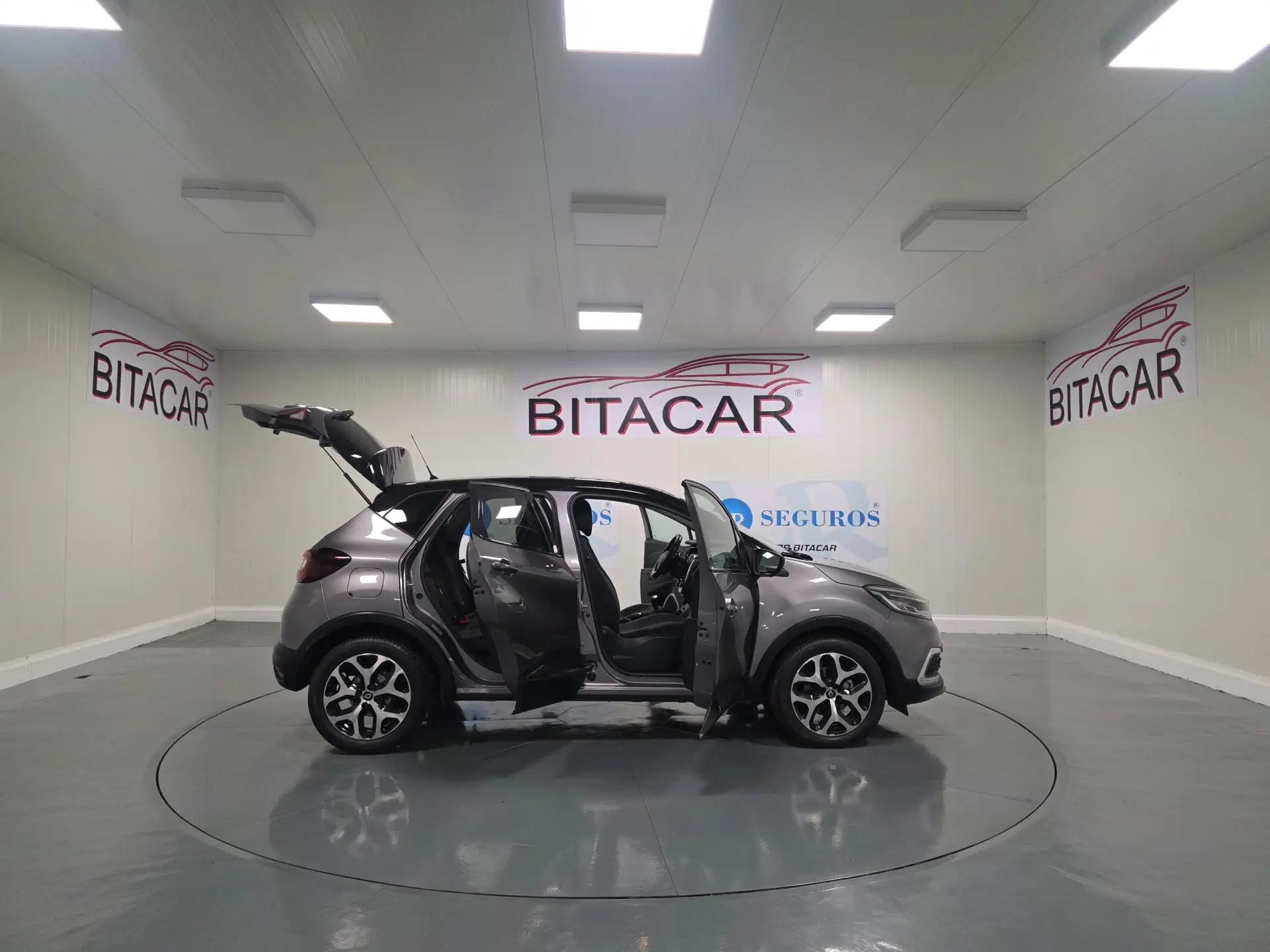 Renault Captur 1.5 DCI EXCLUSIVE 64