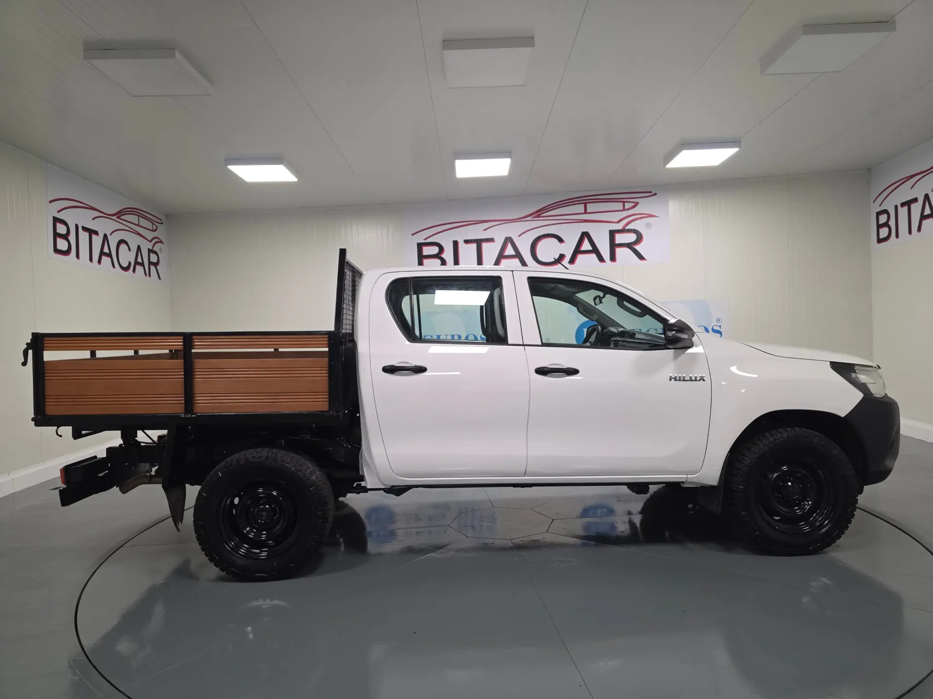 Toyota Hilux 2.4 D-4D 4WD CD CH 30